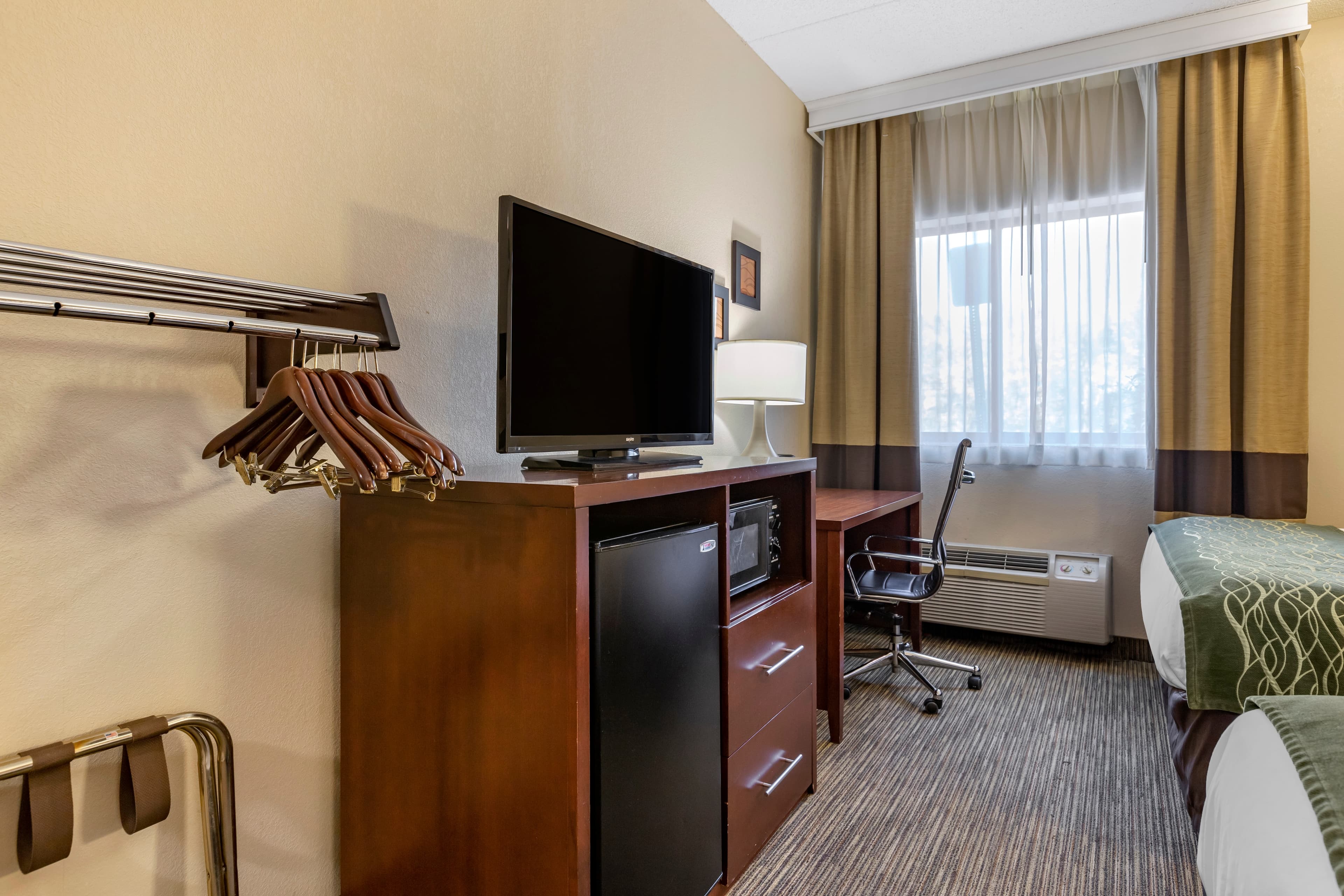 Comfort Inn Warren - Detroit North — 8