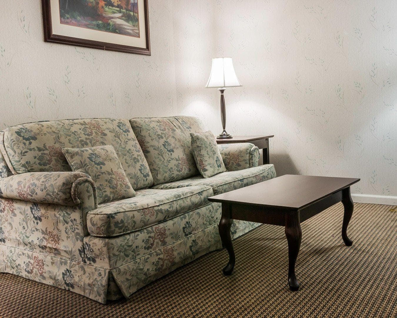 Econo Lodge & Suites Grand Rapids Airport — 7