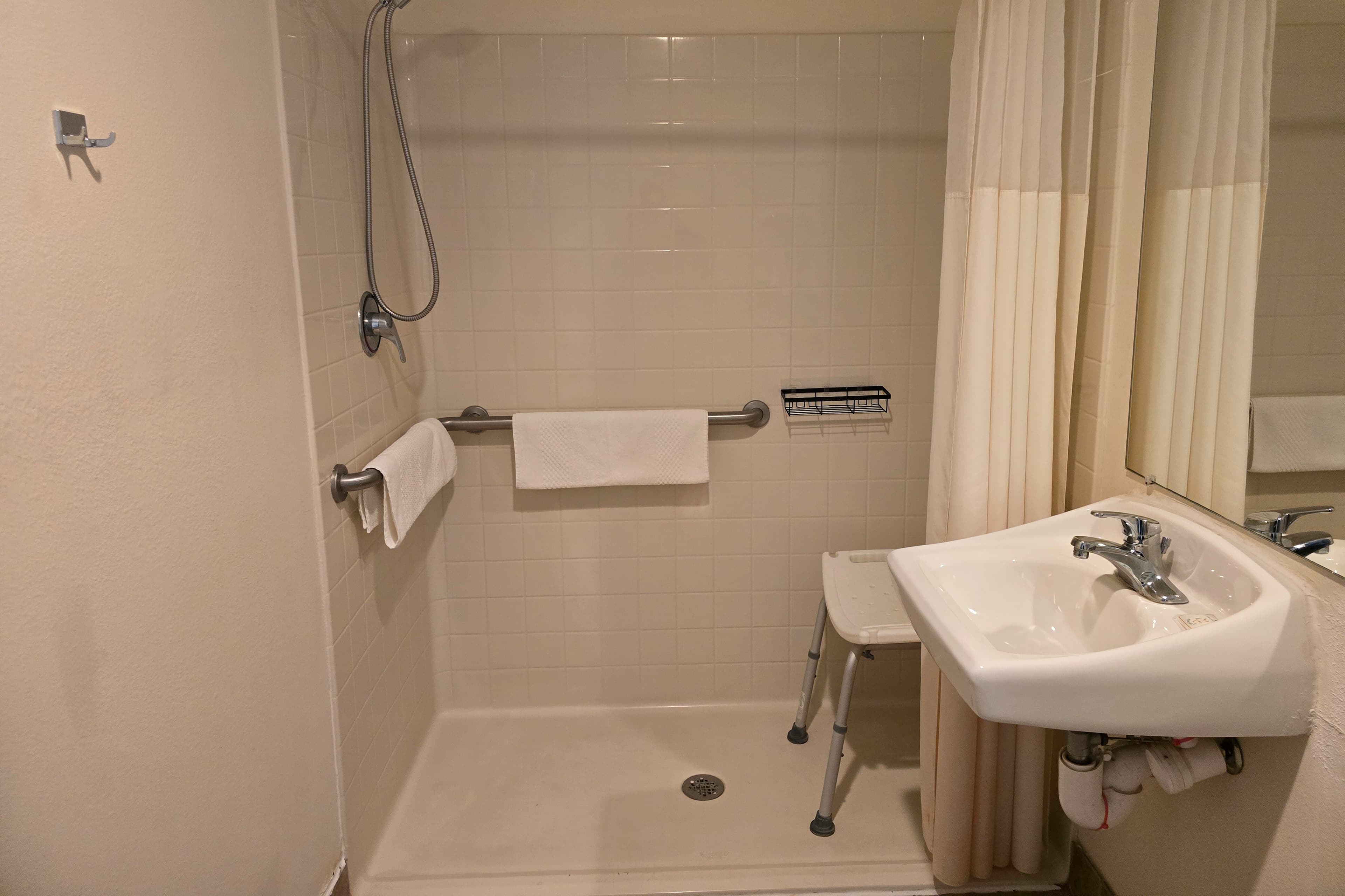 Quality Inn Durand I-69 - Image 4