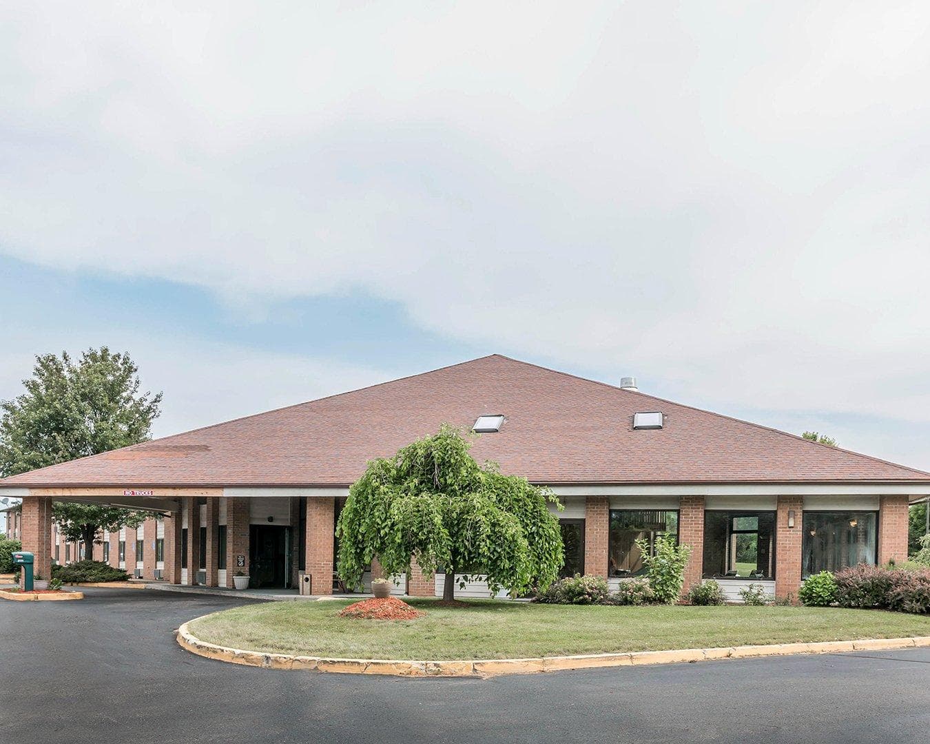 Quality Inn Grand Rapids North - Image 1