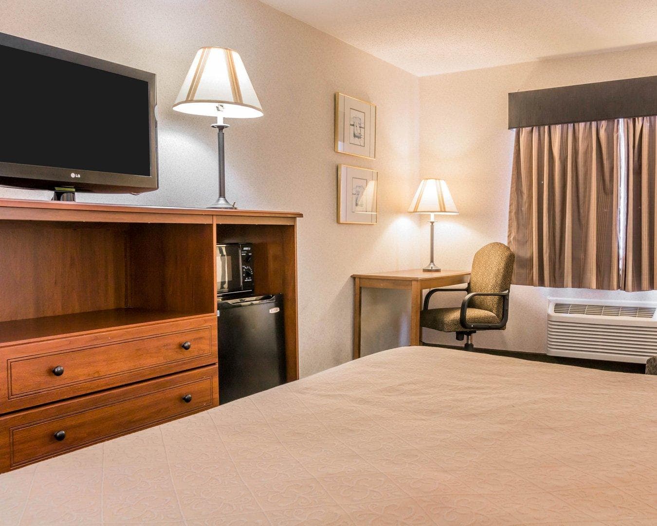 Quality Inn Grand Rapids North — 12