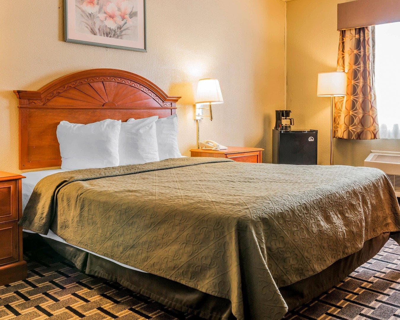 Quality Inn Grand Rapids North - Image 4