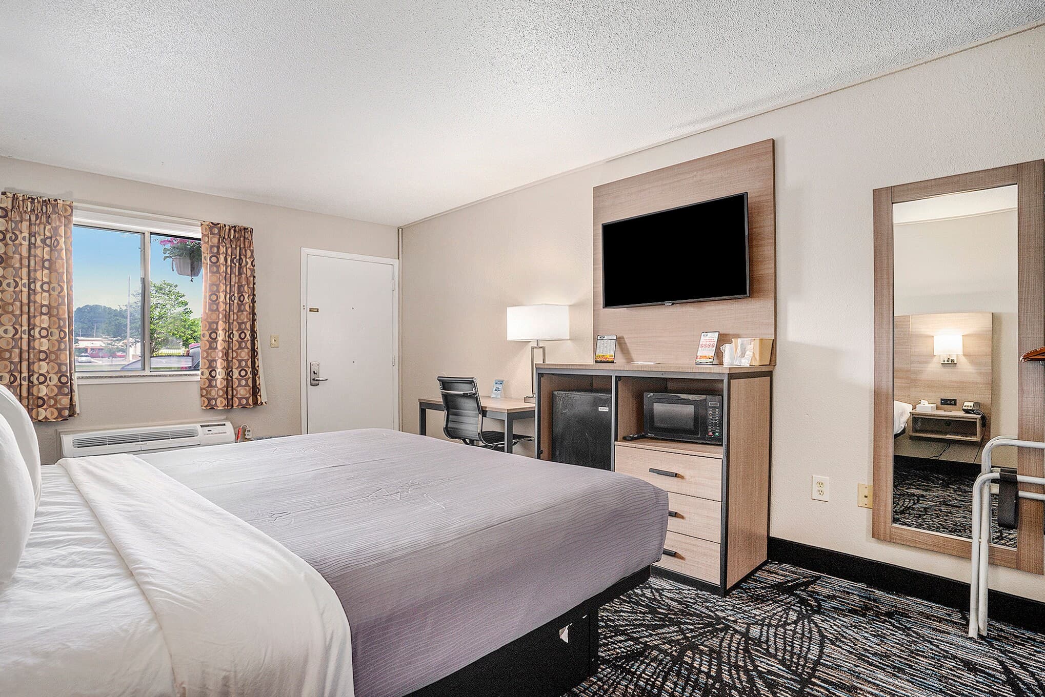 Rodeway Inn Grand Haven - Image 5