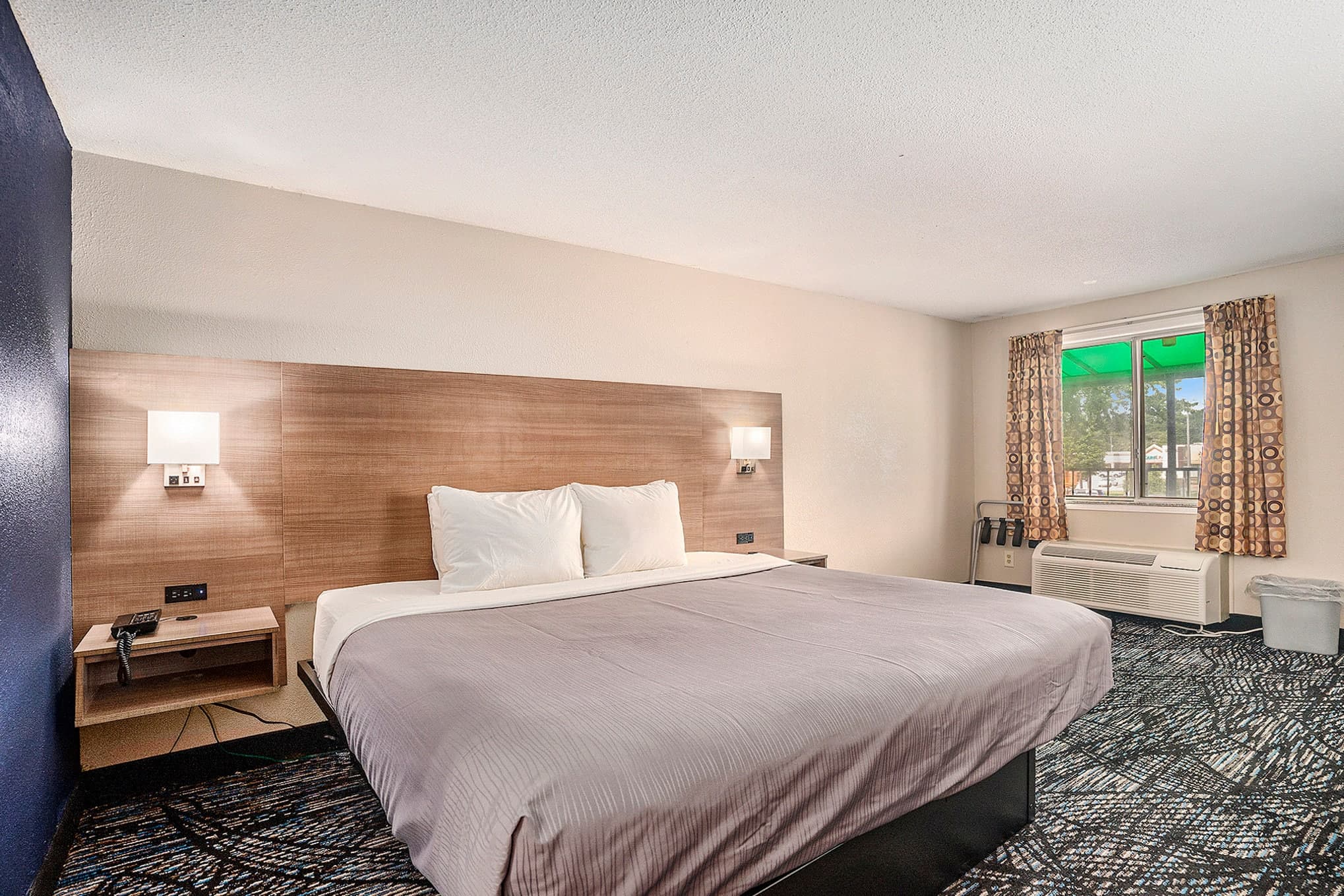 Rodeway Inn Grand Haven — 8