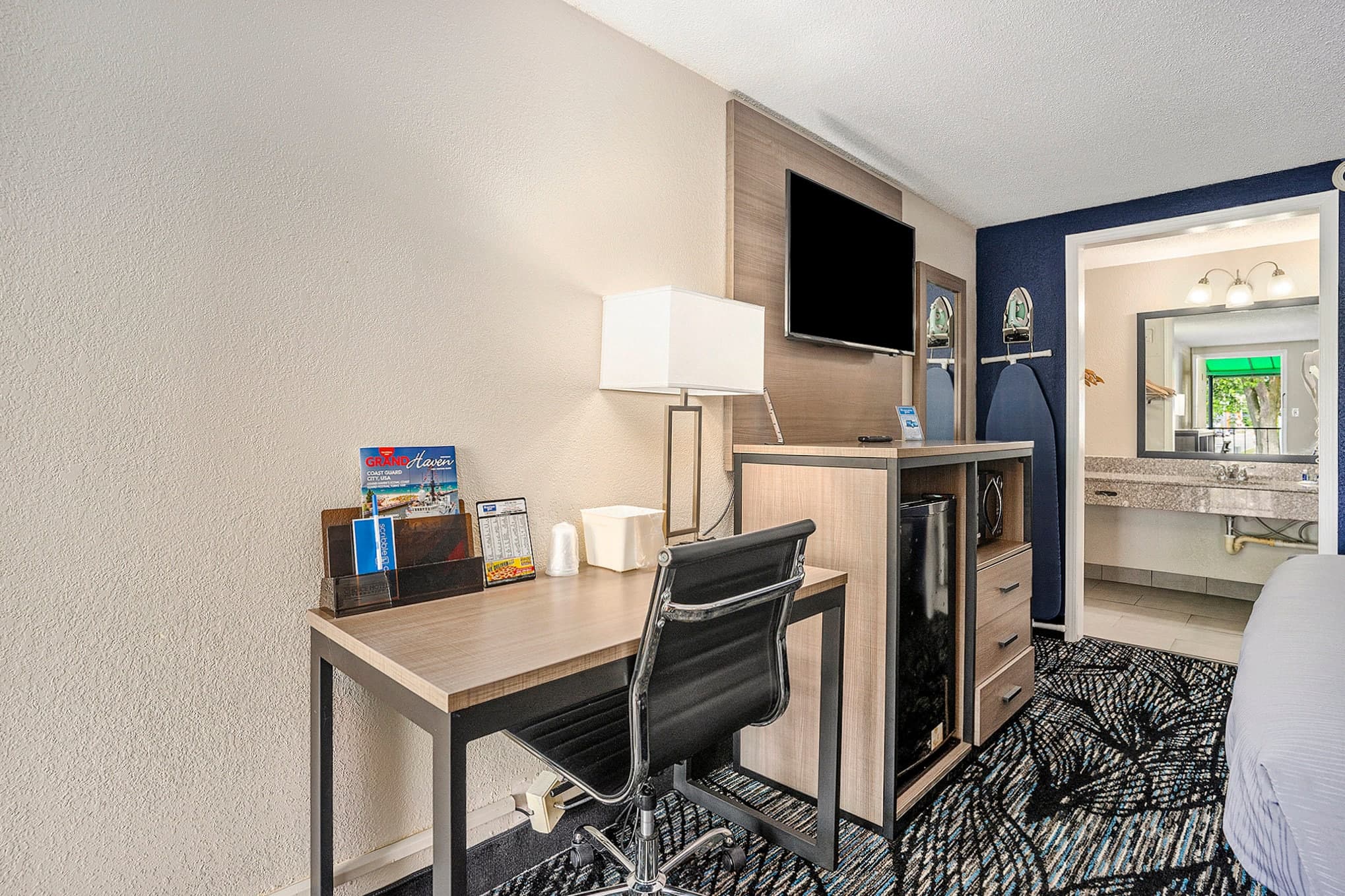 Rodeway Inn Grand Haven — 11