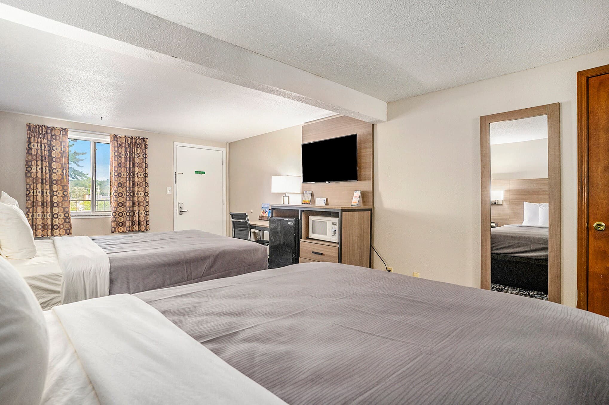 Rodeway Inn Grand Haven — 19