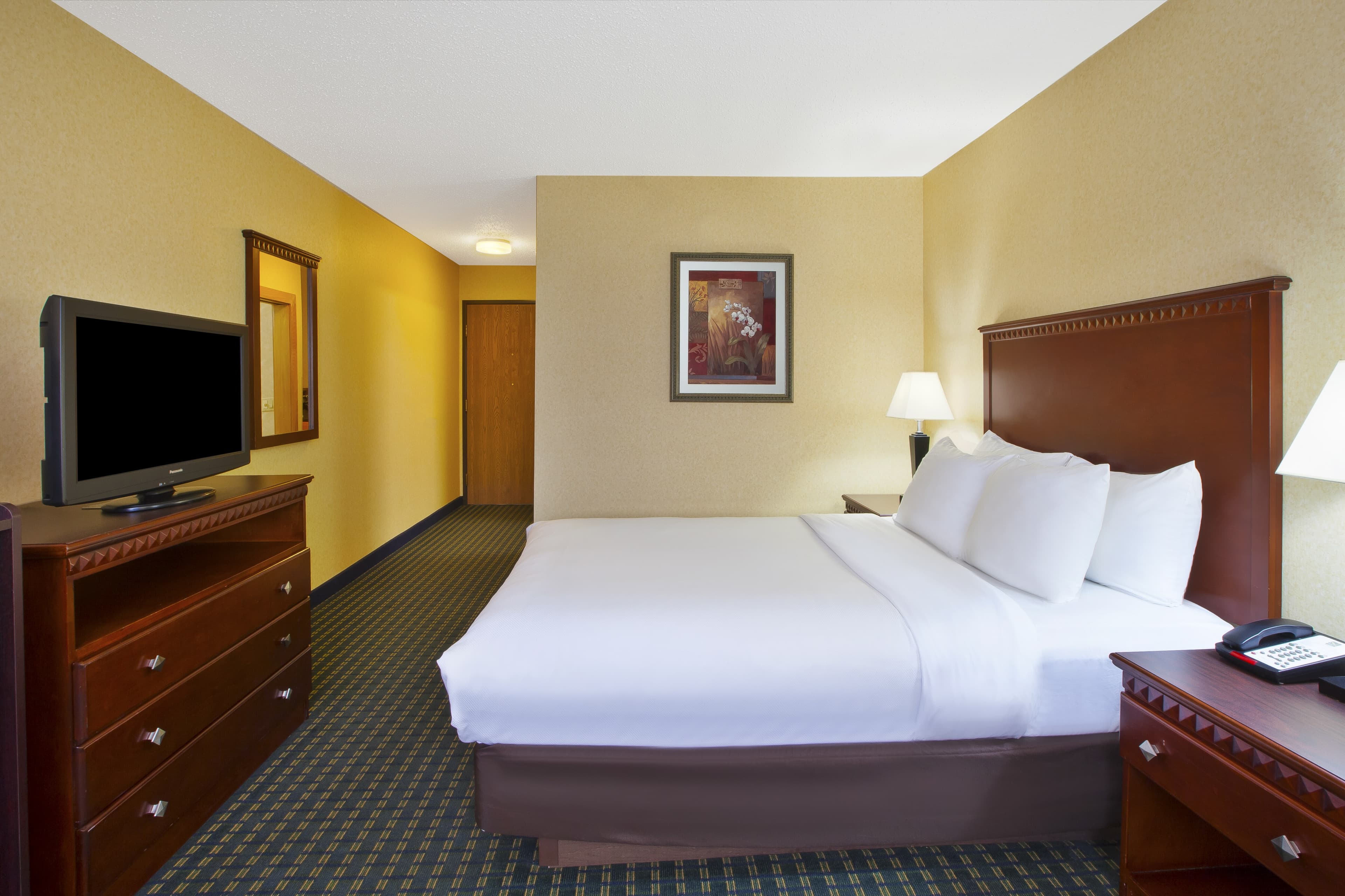 Quality Inn Marshall near I-69 - Image 5