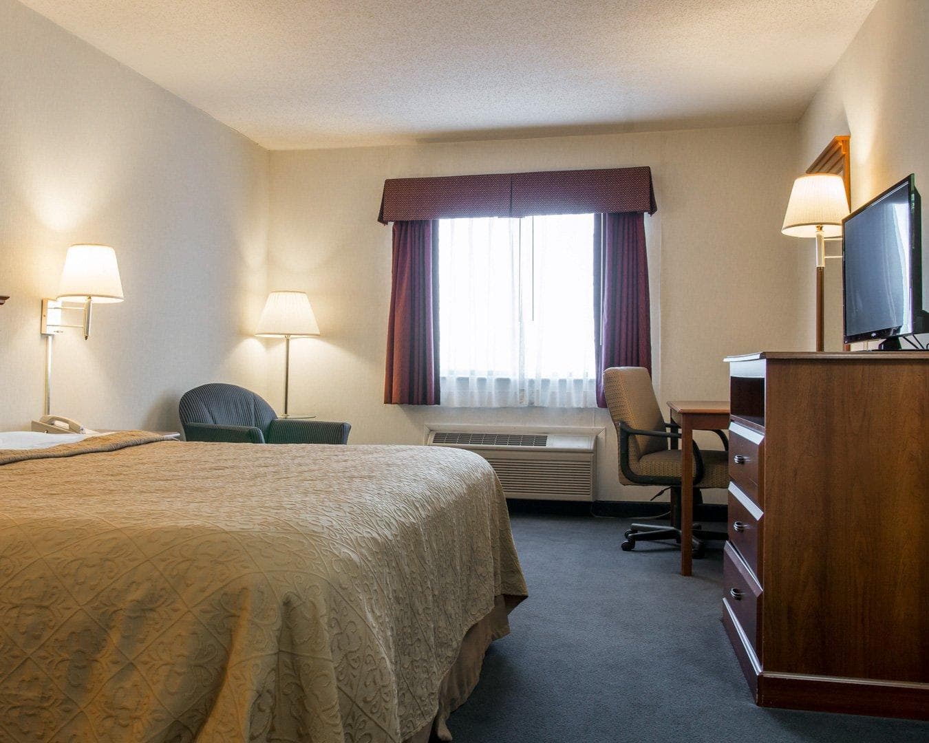 Quality Inn Hudsonville South — 8