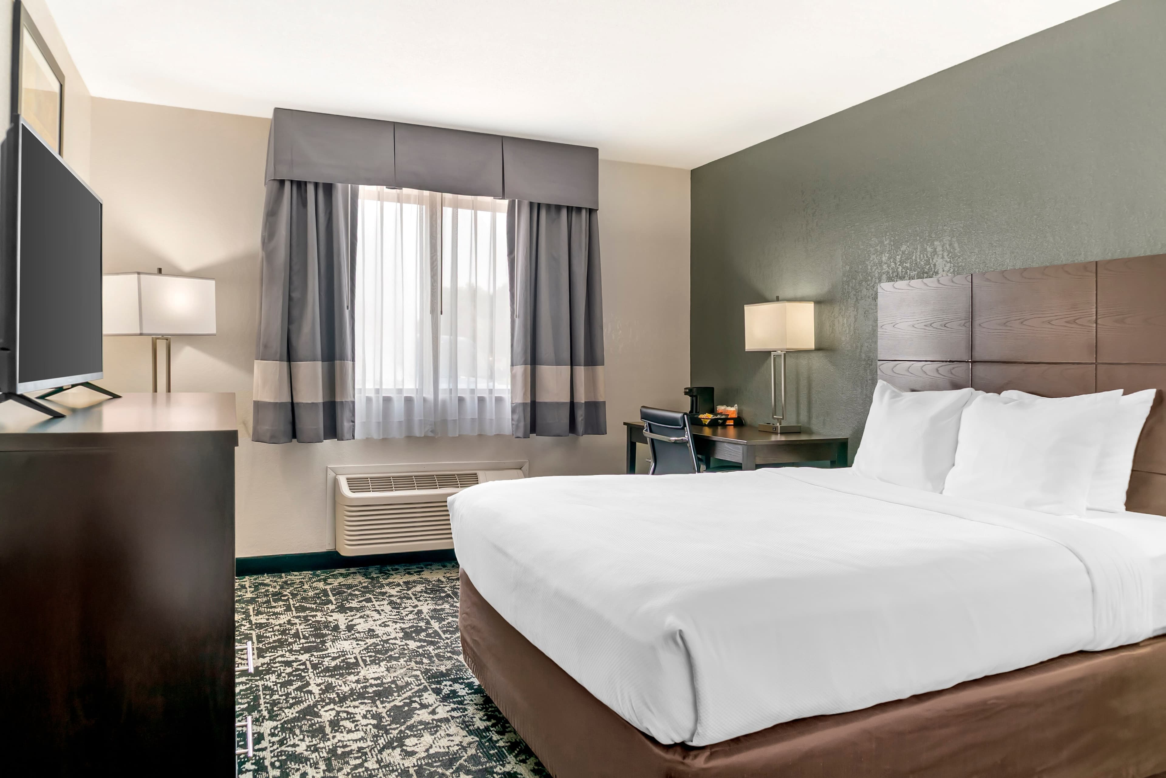 Quality Inn Grand Rapids South-Byron Center - Image 2
