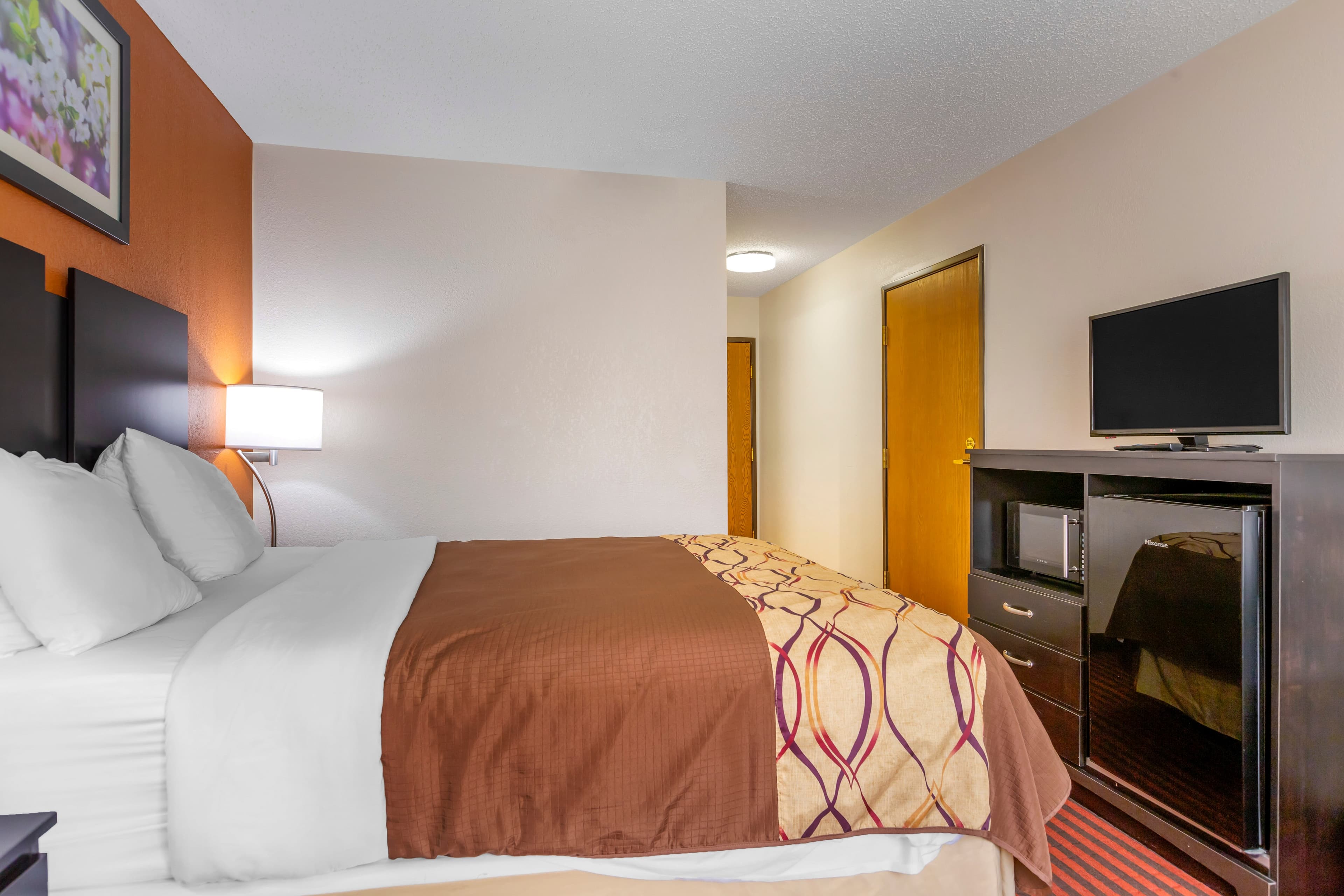 Rodeway Inn Coopersville - Image 3