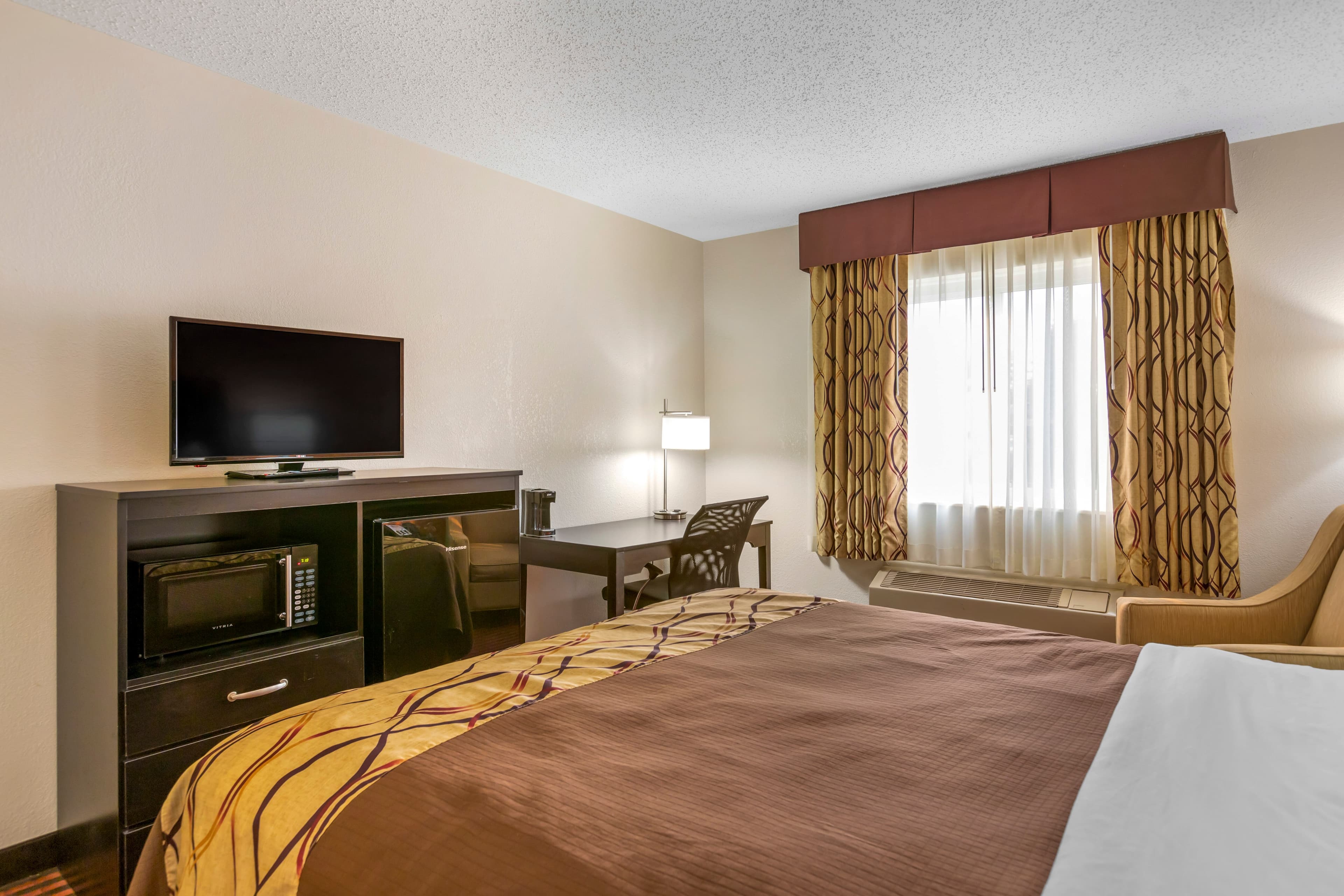 Rodeway Inn Coopersville - Image 5