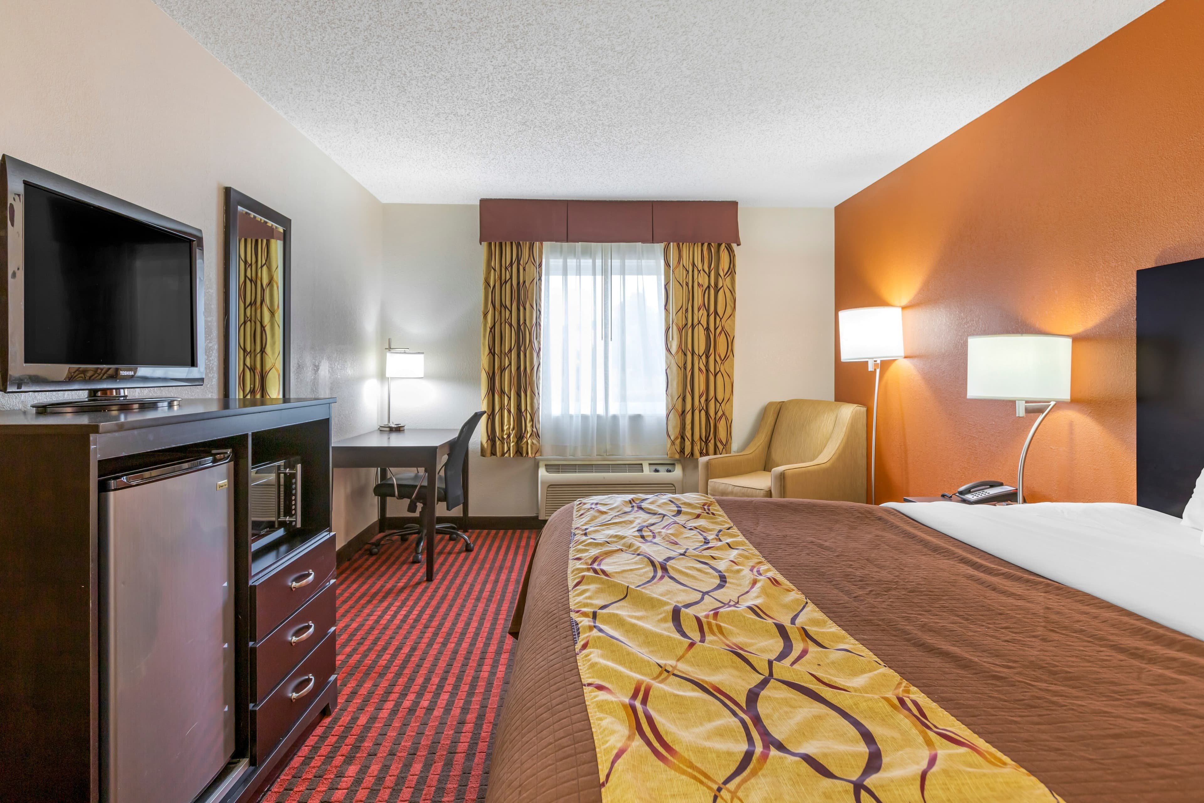 Rodeway Inn Coopersville — 8