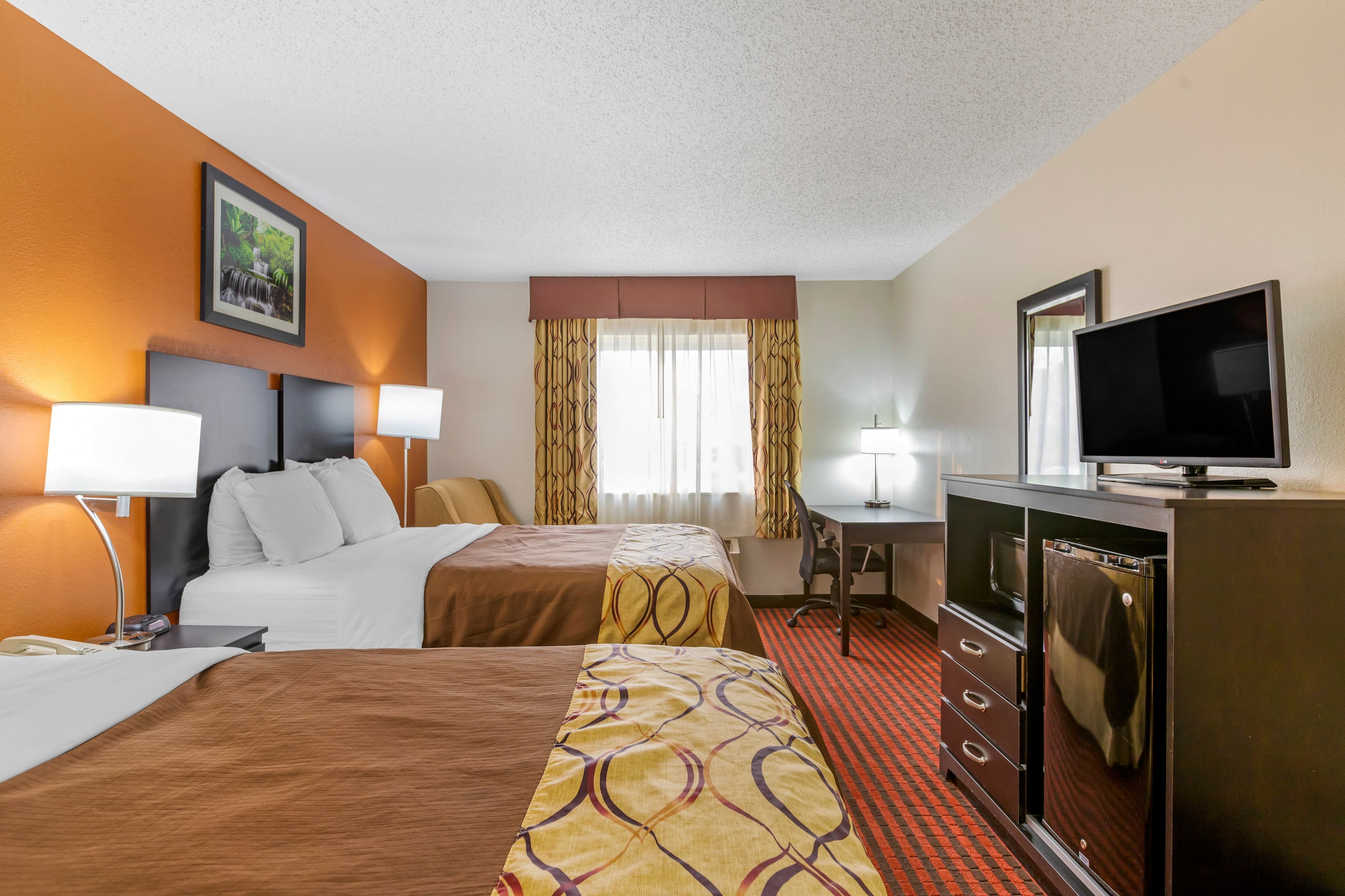 Rodeway Inn Coopersville — 12