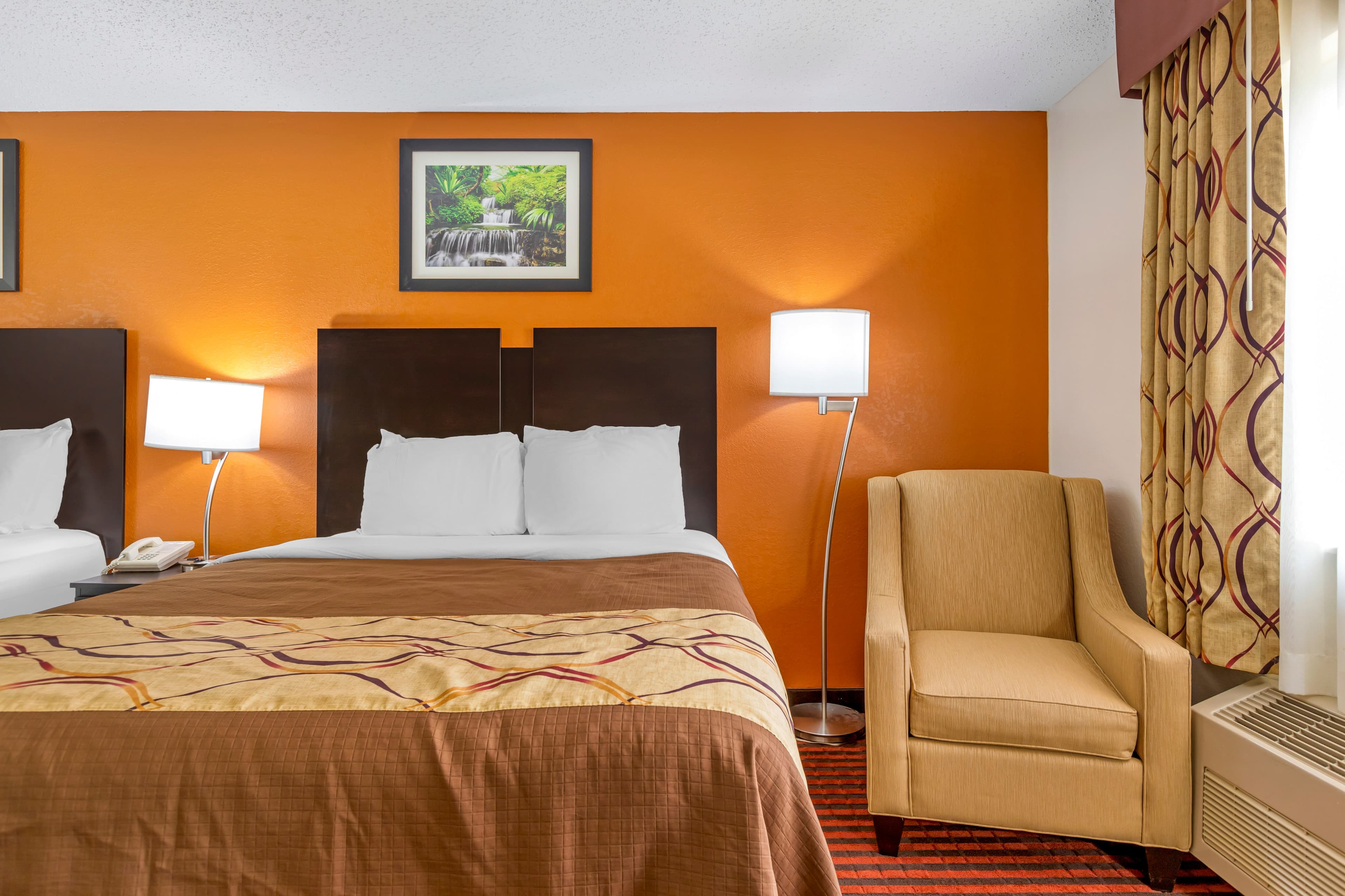 Rodeway Inn Coopersville — 15