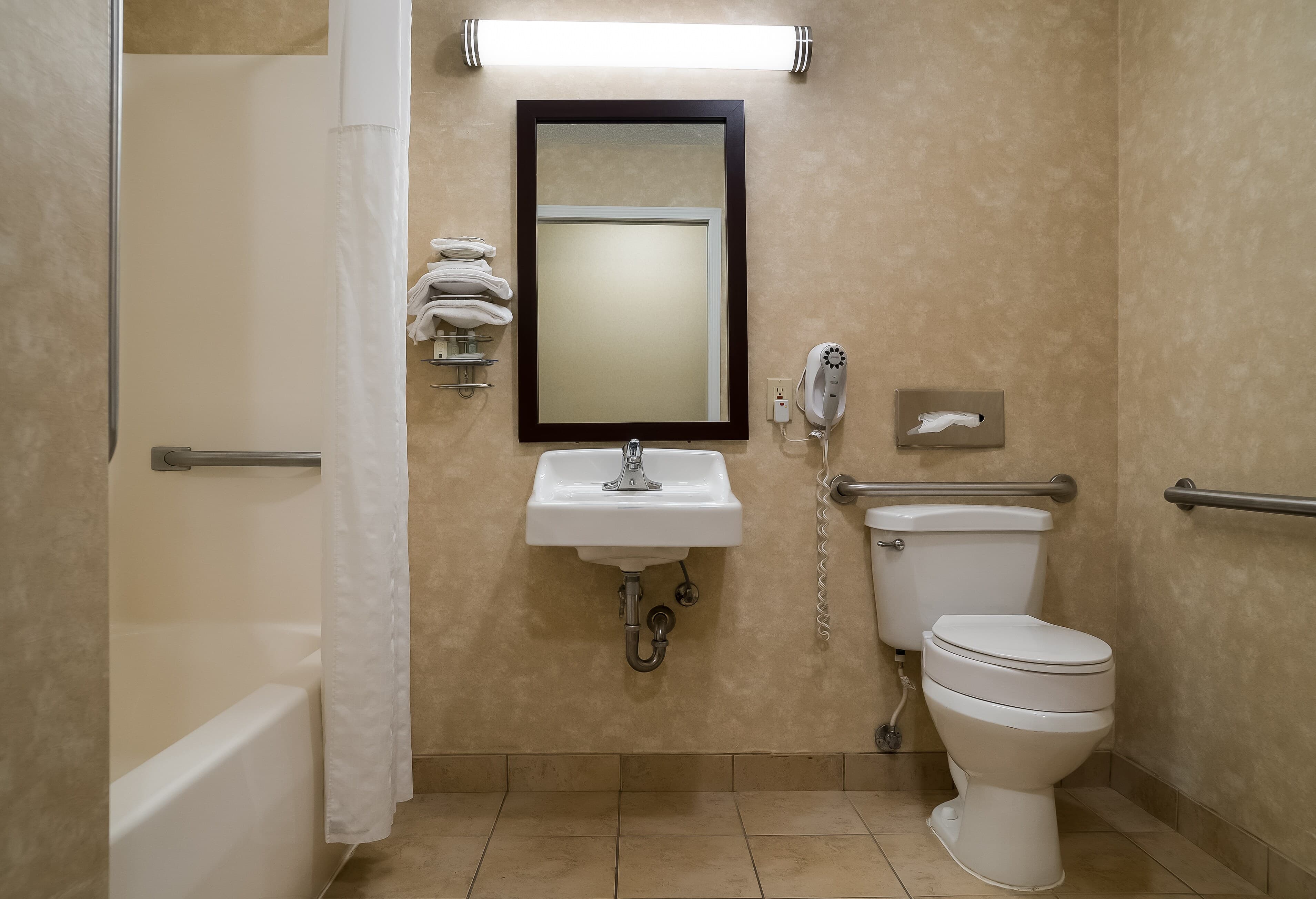 Quality Inn Grand Blanc - Flint South - Image 5