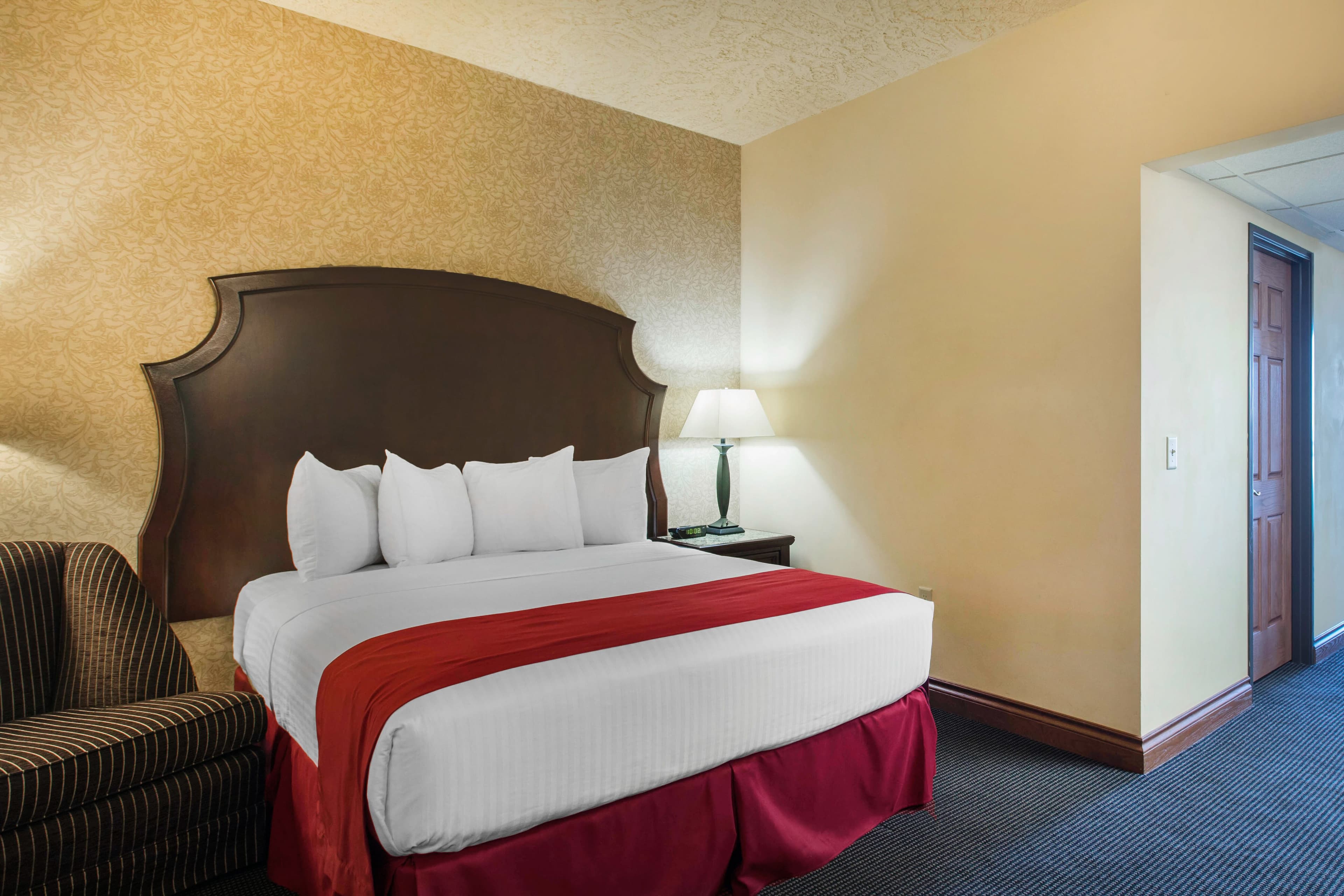 Shoreline Inn & Conference Center, an Ascend Collection Hotel — 10