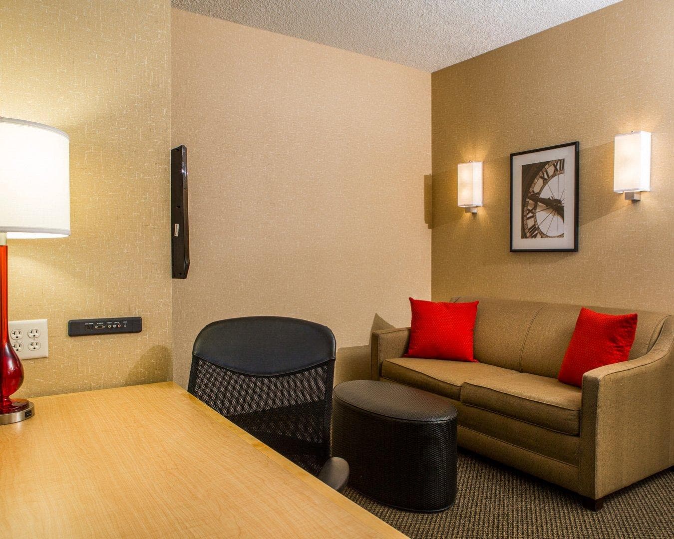 Cambria Hotel Traverse City - Image 4