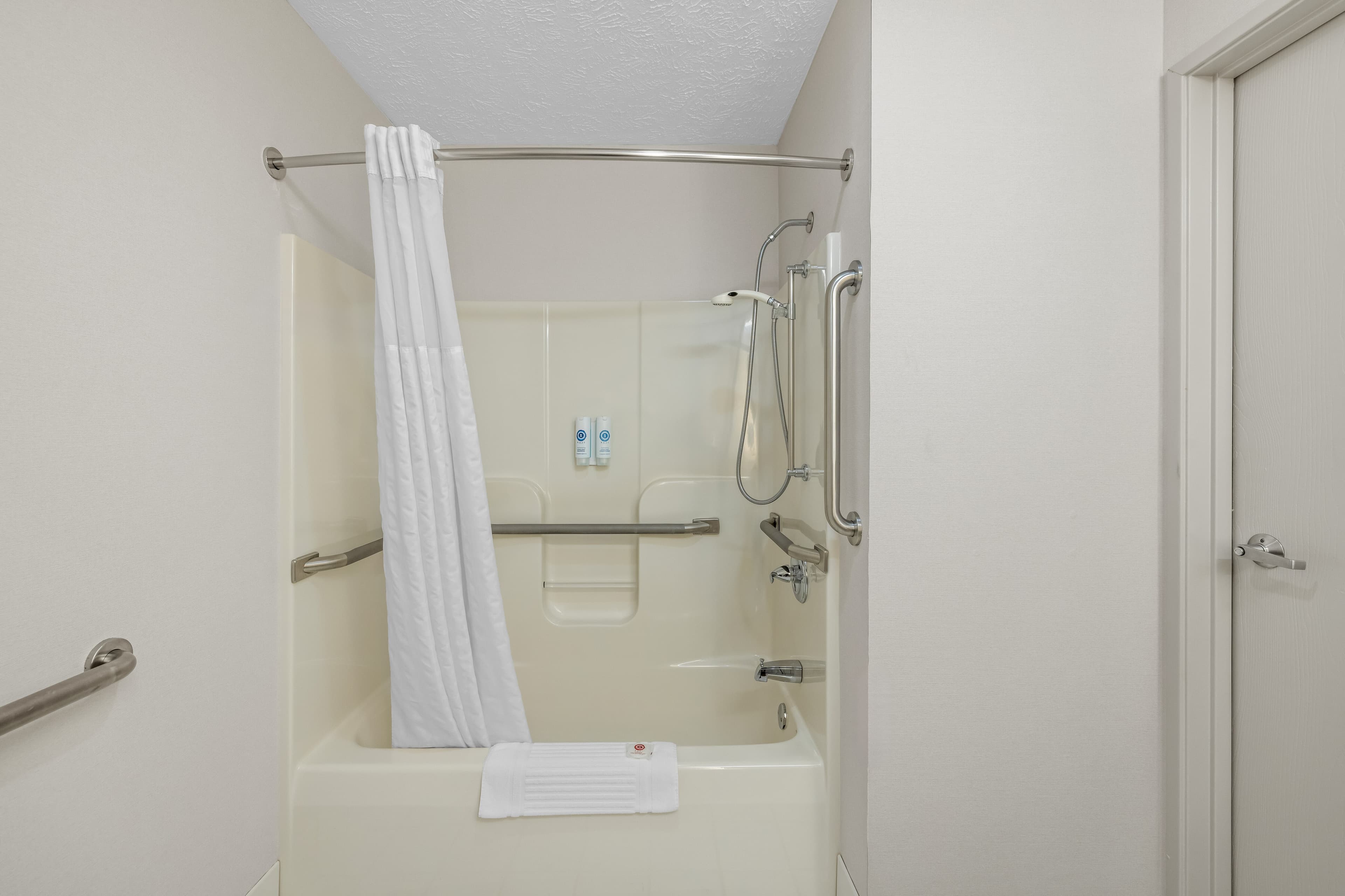 Comfort Inn Traverse City — 9