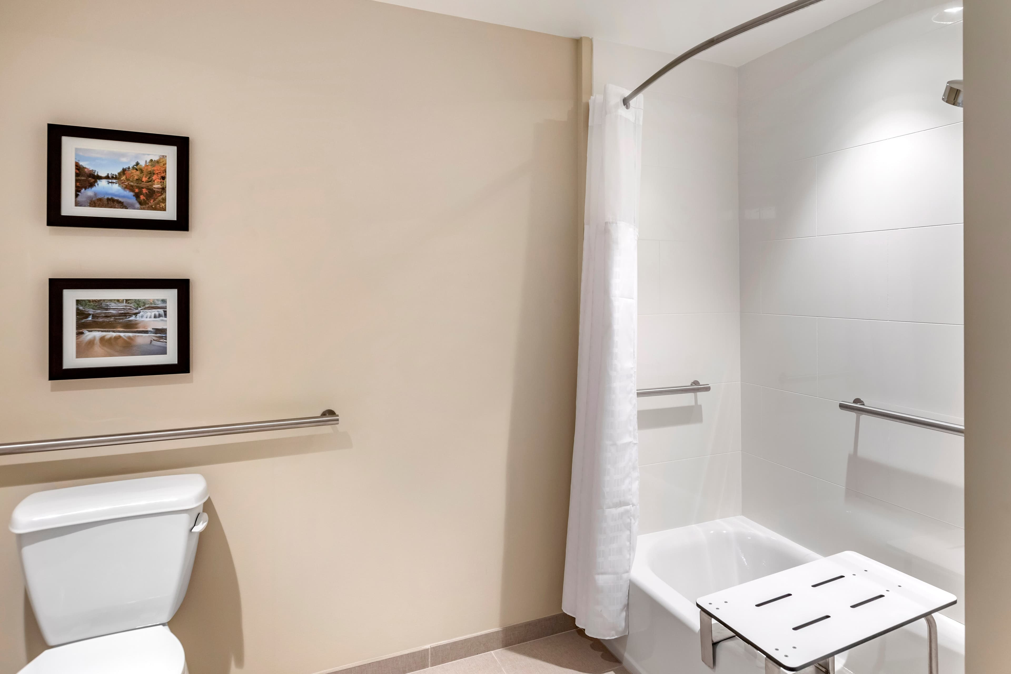 Comfort Inn & Suites Clarkston Pine Knob Area — 22