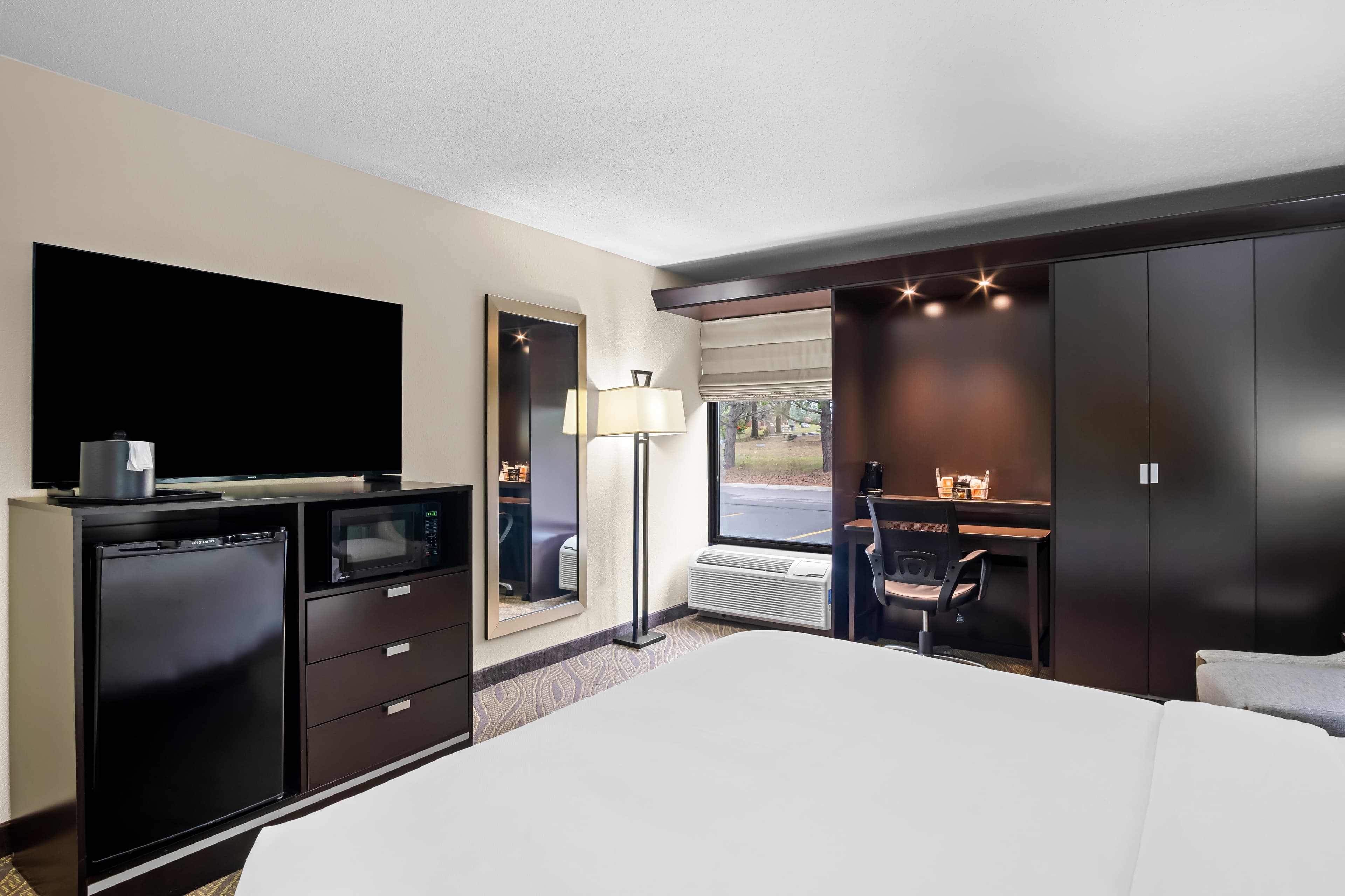 Comfort Inn Cadillac - Image 3