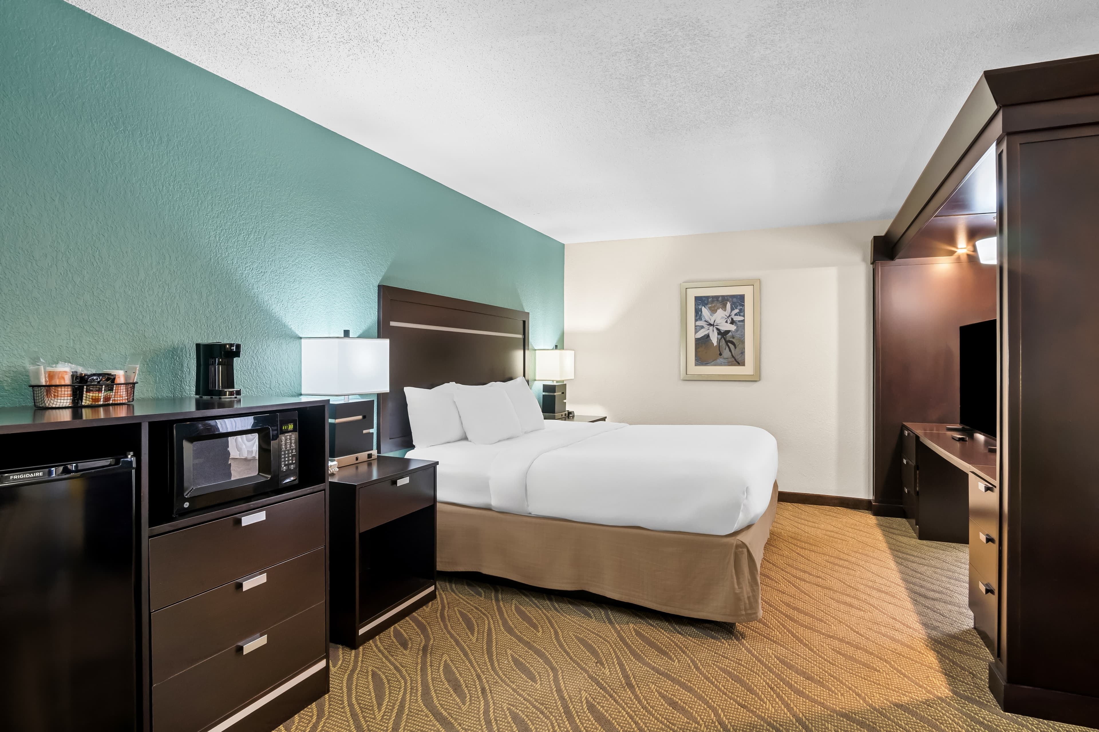 Comfort Inn Cadillac — 11