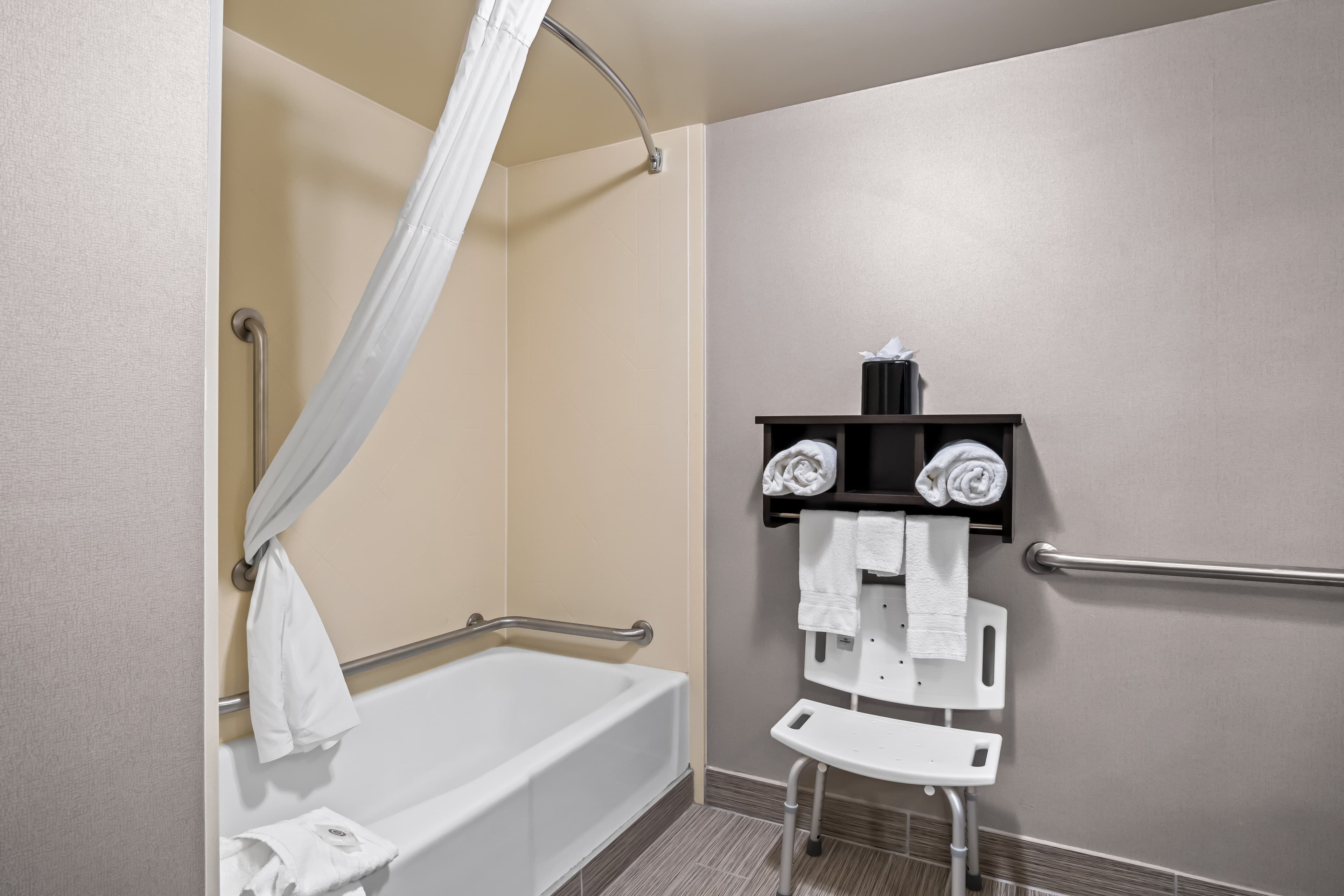 Comfort Inn Cadillac — 17