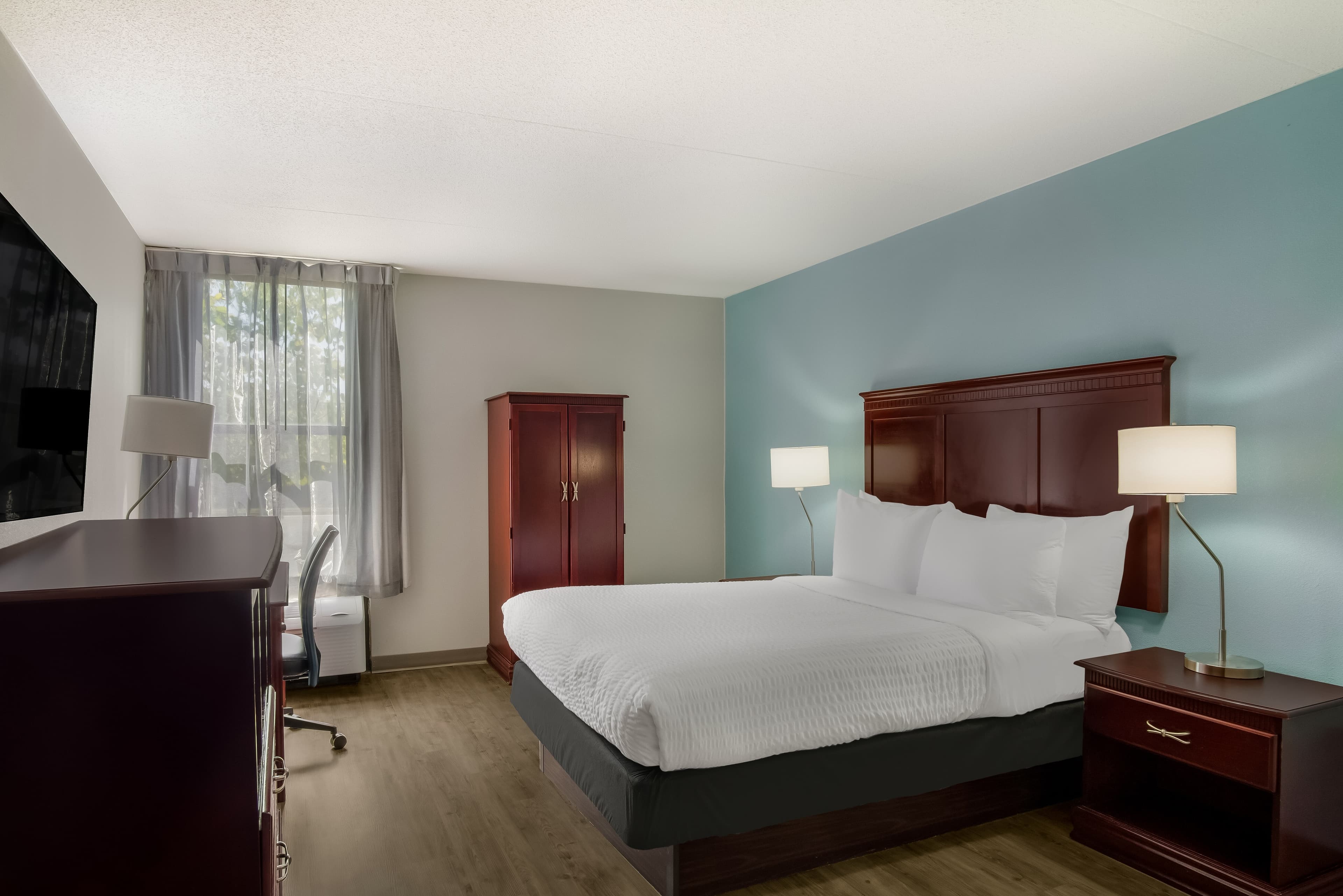 Clarion Inn & Suites Grand Rapids Airport — 2