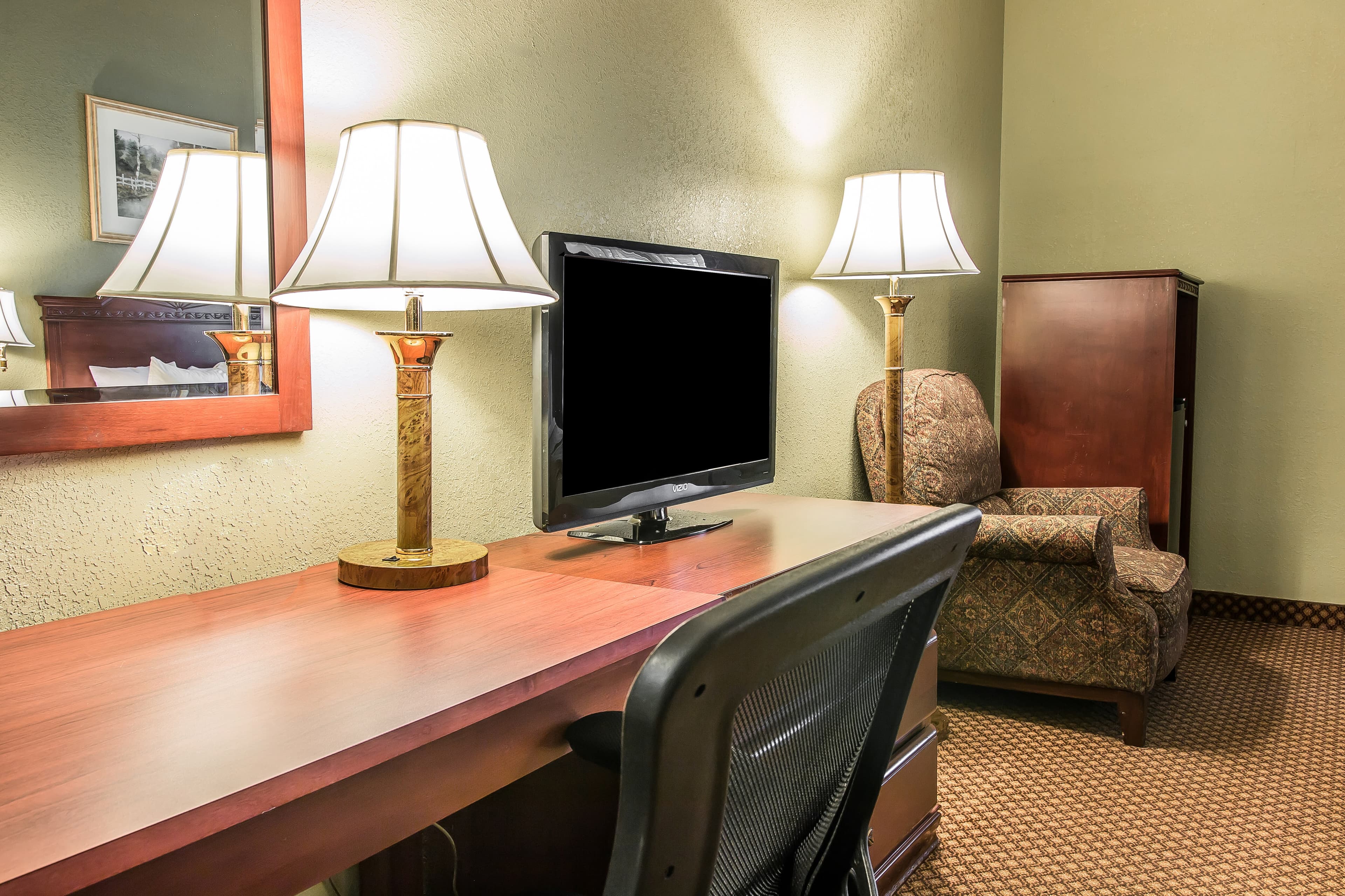 Quality Inn & Suites Ann Arbor Hwy 23 - Image 4