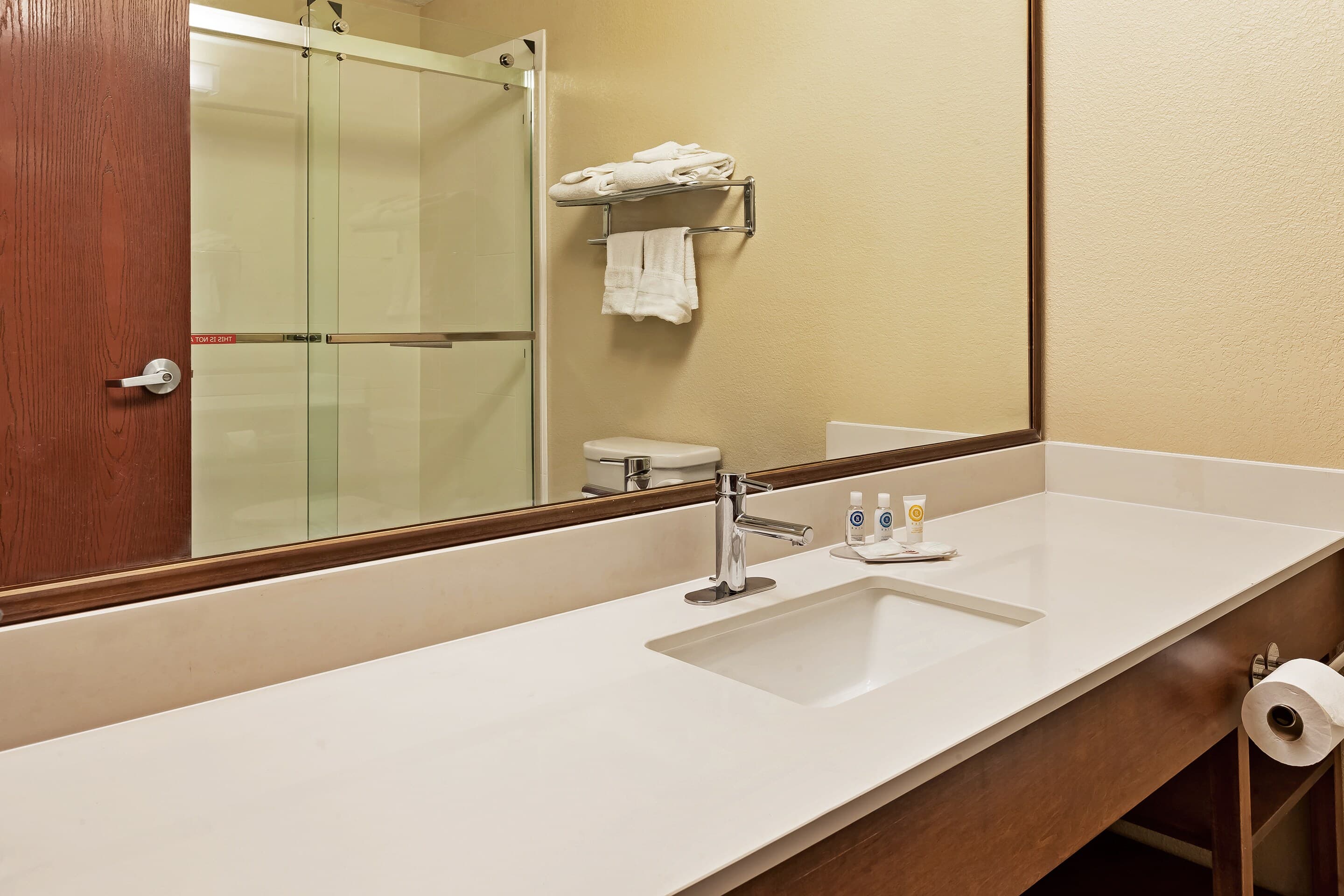 Comfort Inn Whitehall near Michigan's Adventure — 9