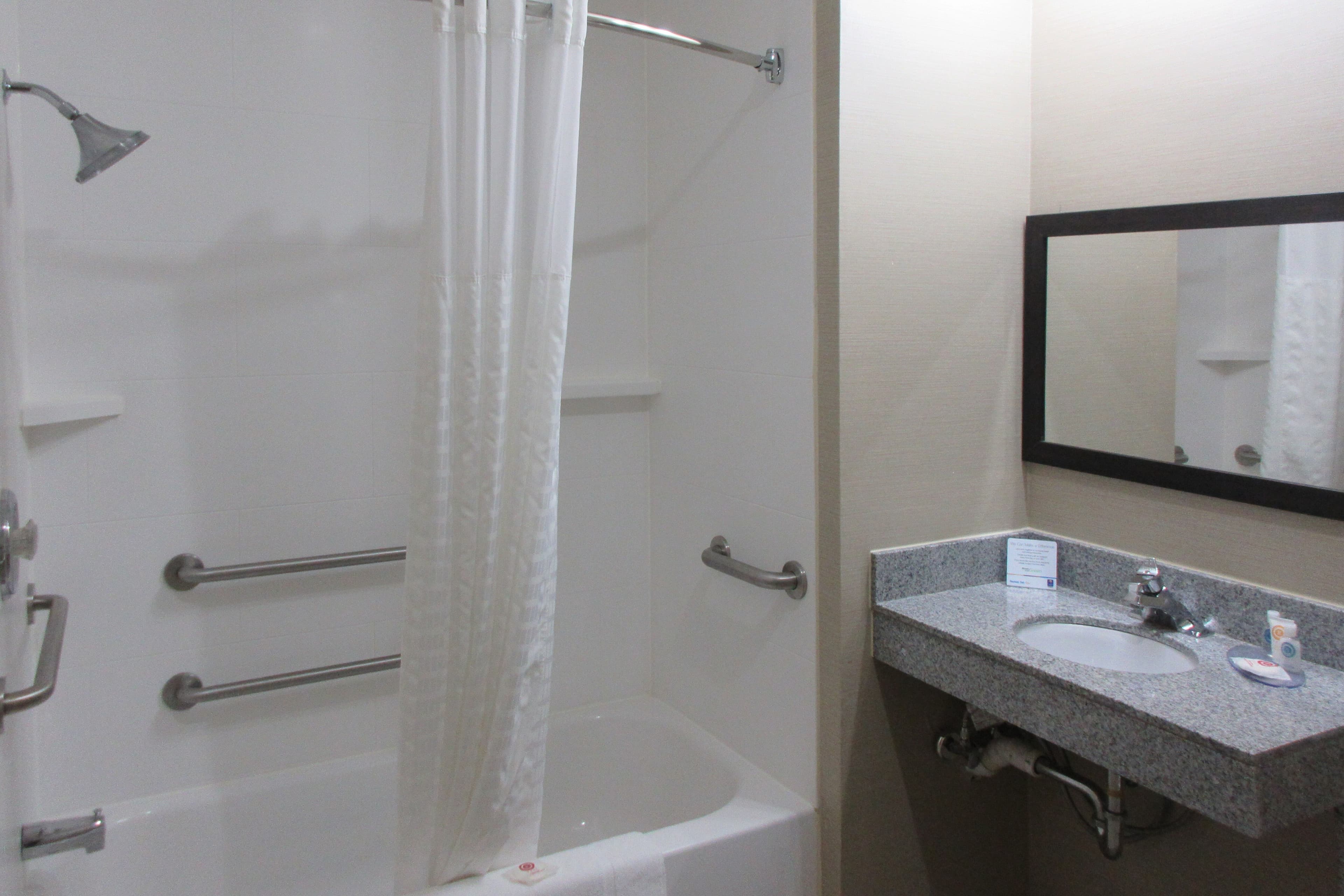Comfort Inn Port Huron - Image 5