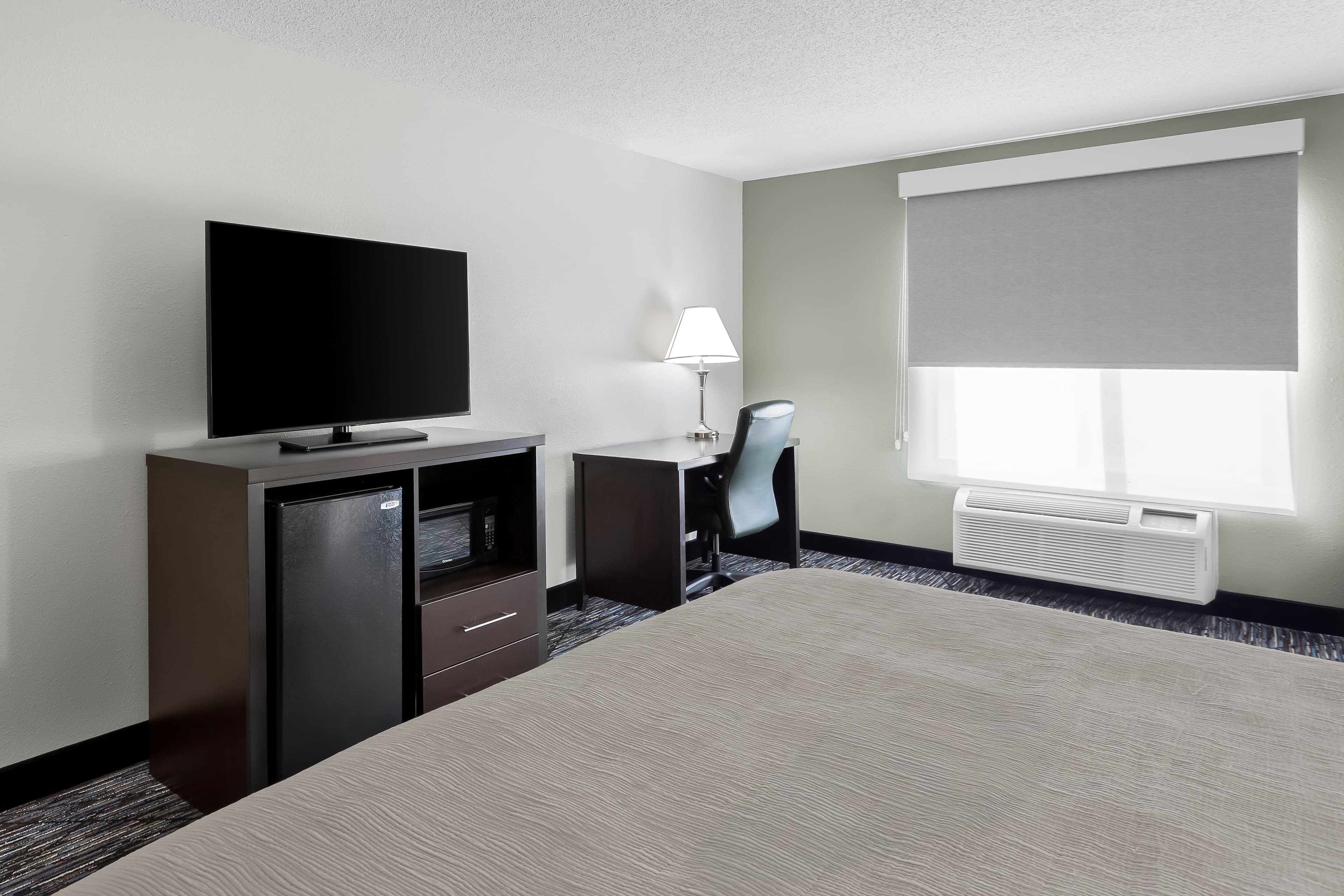 Quality Inn & Suites Niles - Image 2