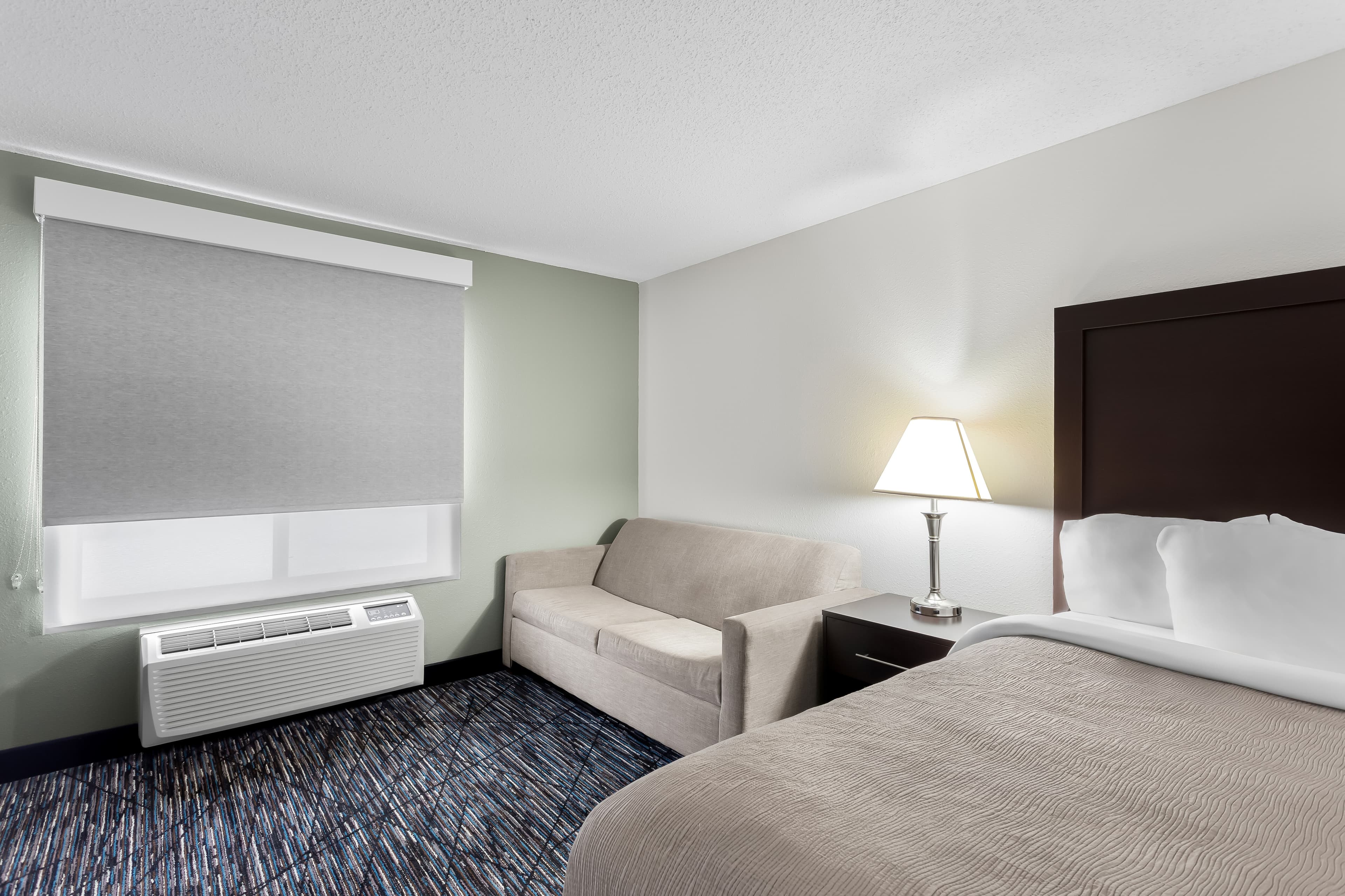 Quality Inn & Suites Niles — 8