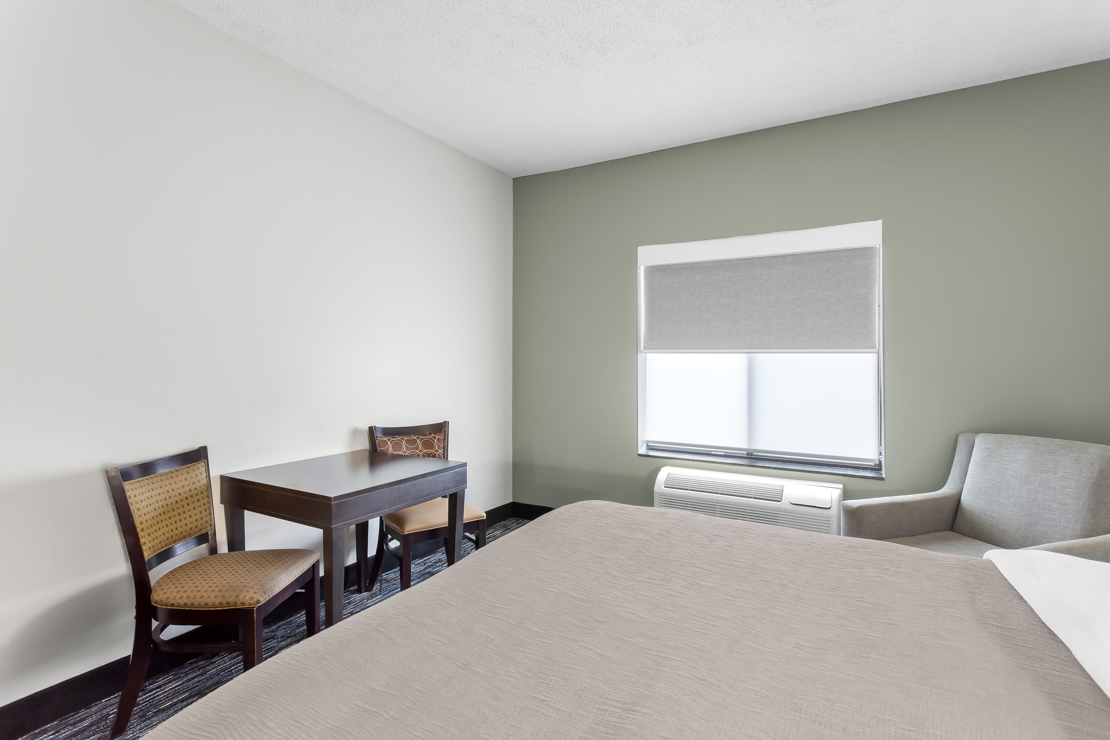Quality Inn & Suites Niles — 16