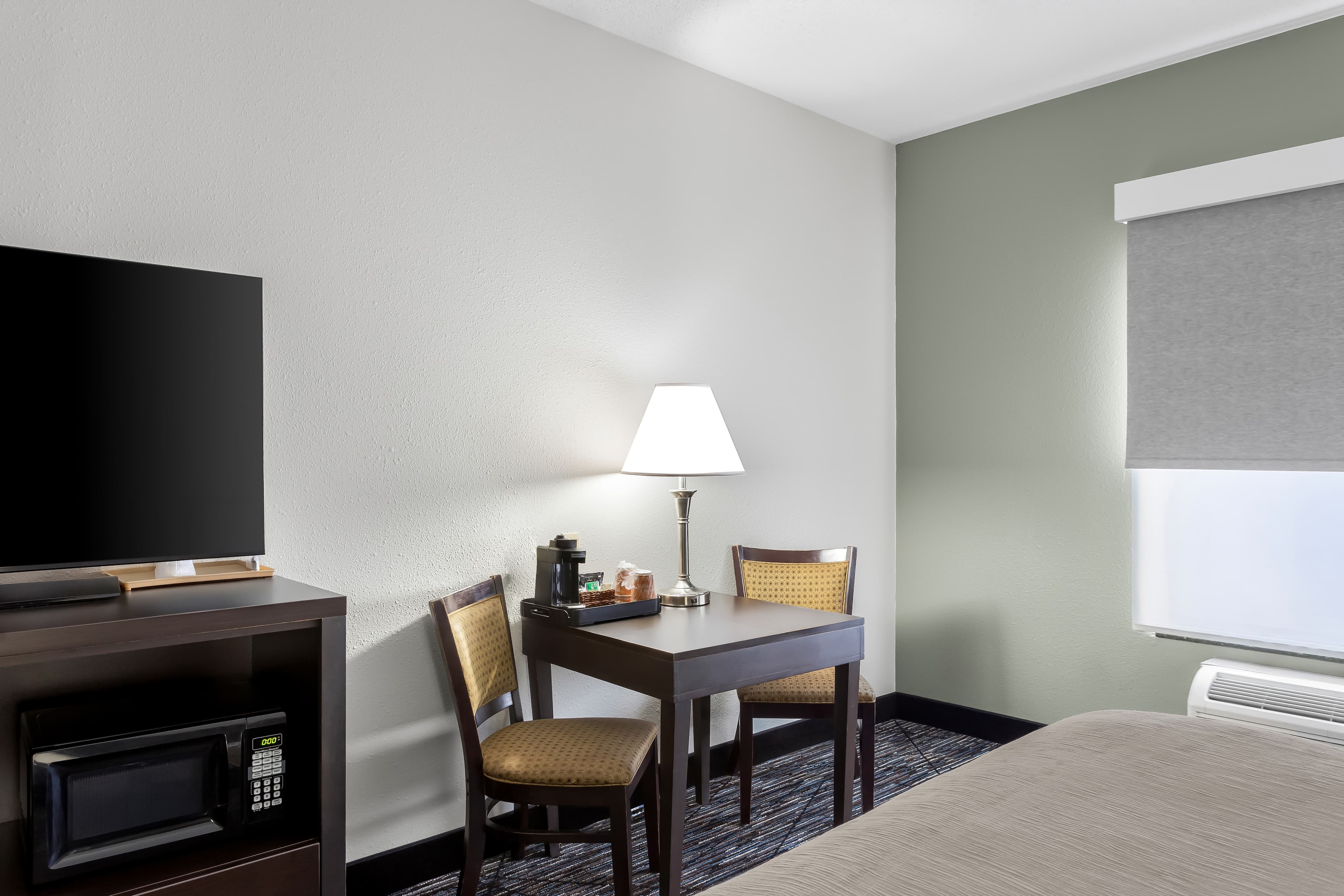 Quality Inn & Suites Niles — 34