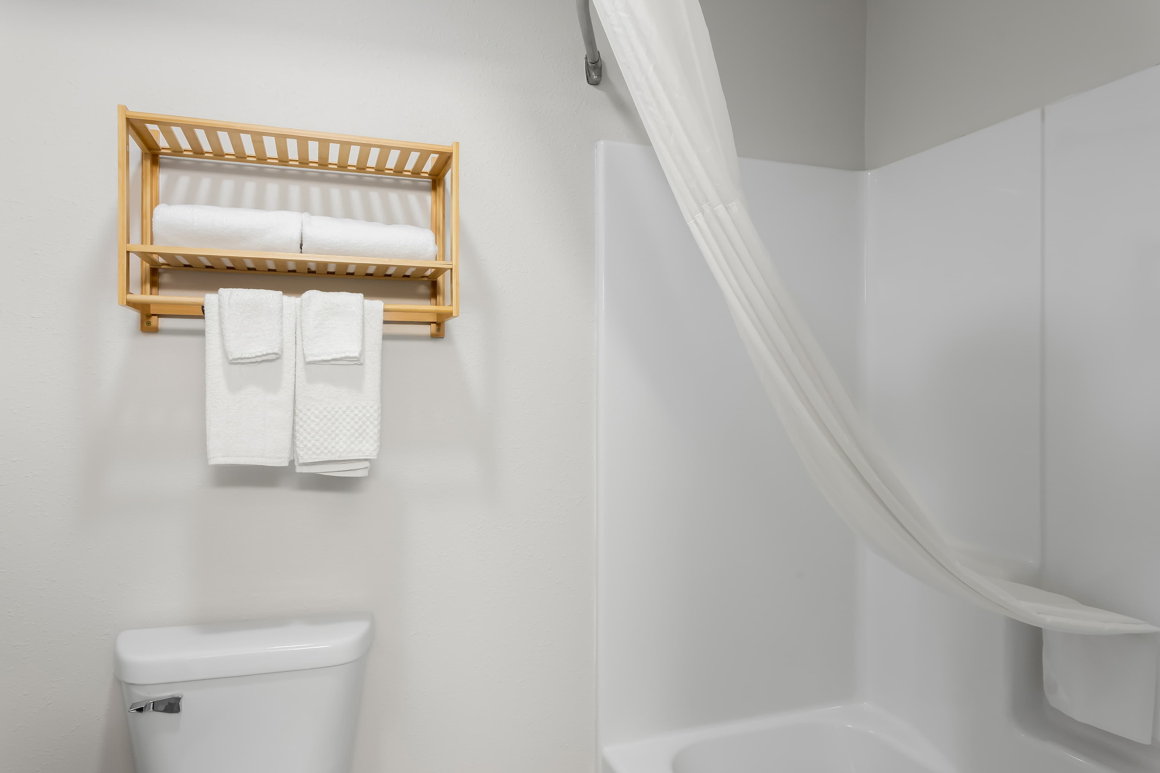 Quality Inn & Suites Niles — 29