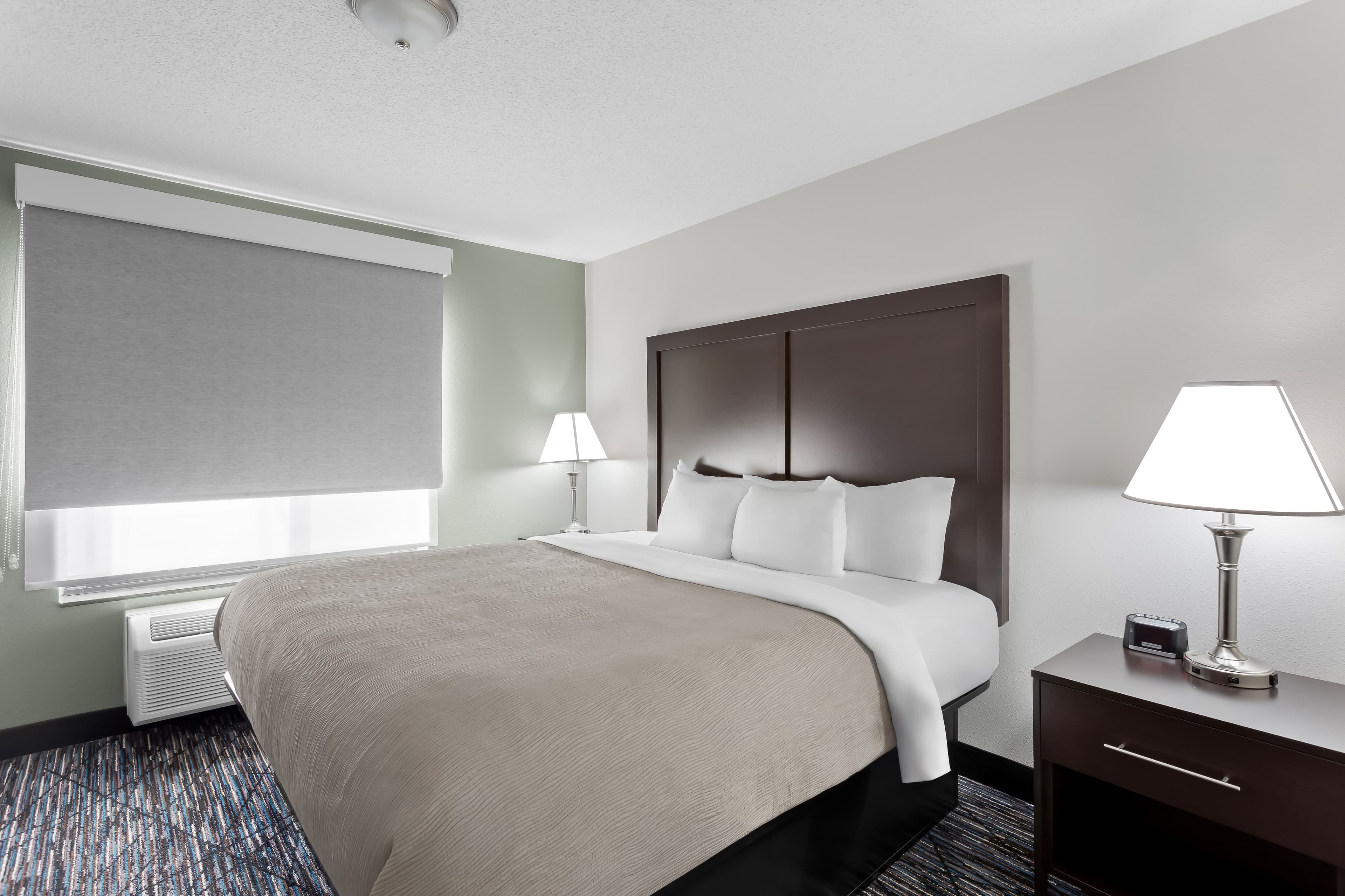 Quality Inn & Suites Niles — 22