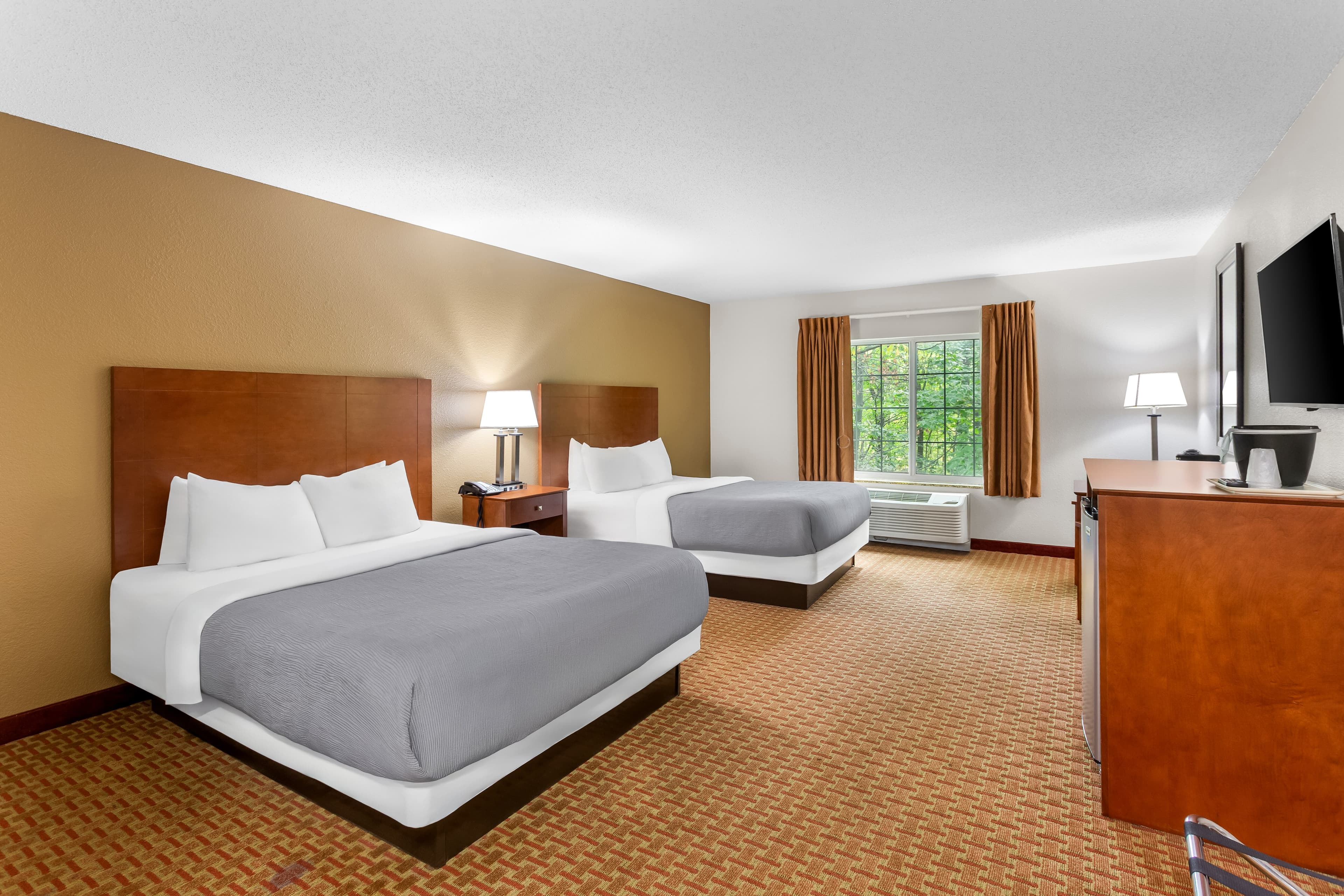 Quality Inn Near Interstate I94 - Image 2