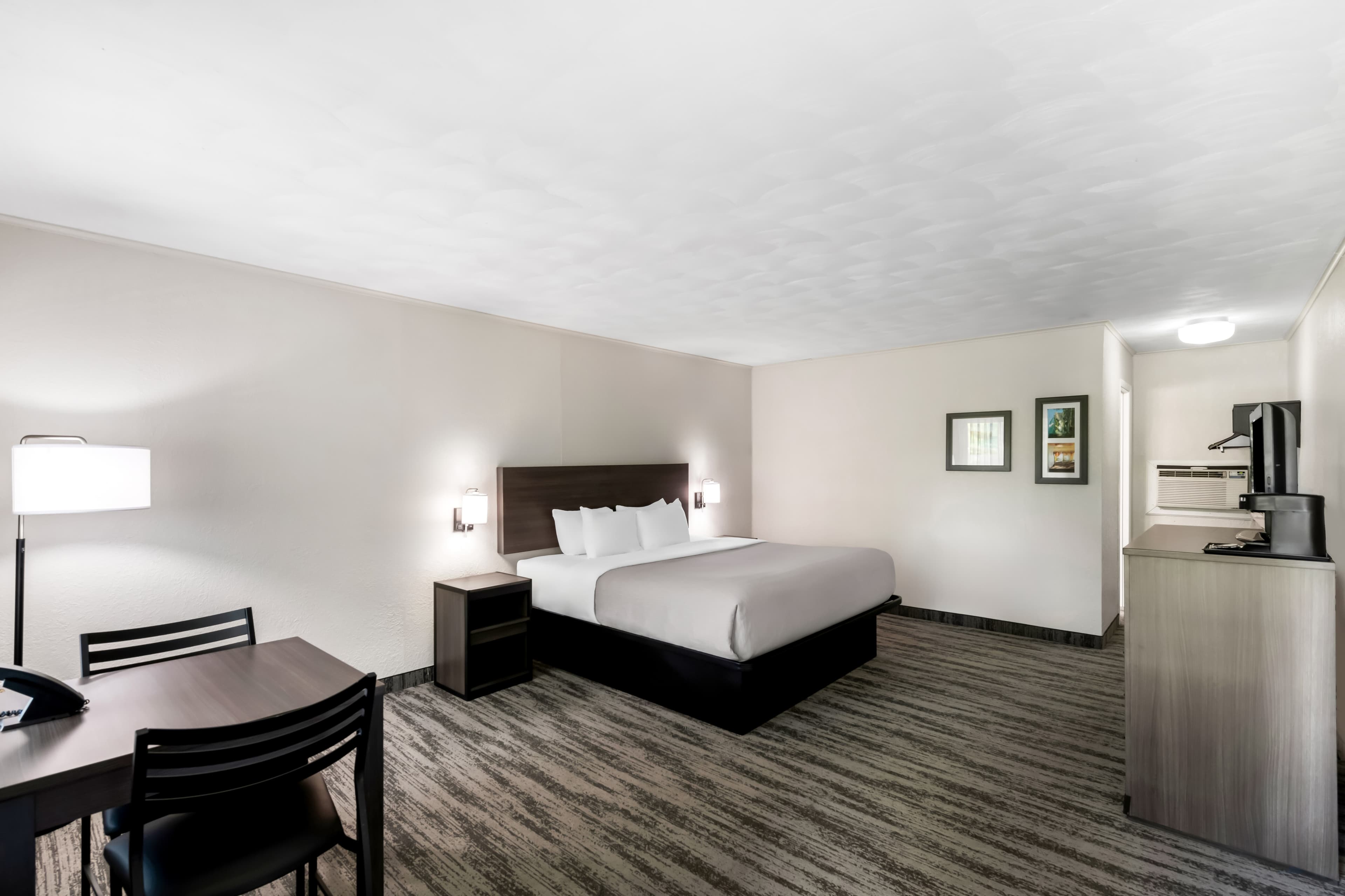Quality Inn & Suites Munising — 8
