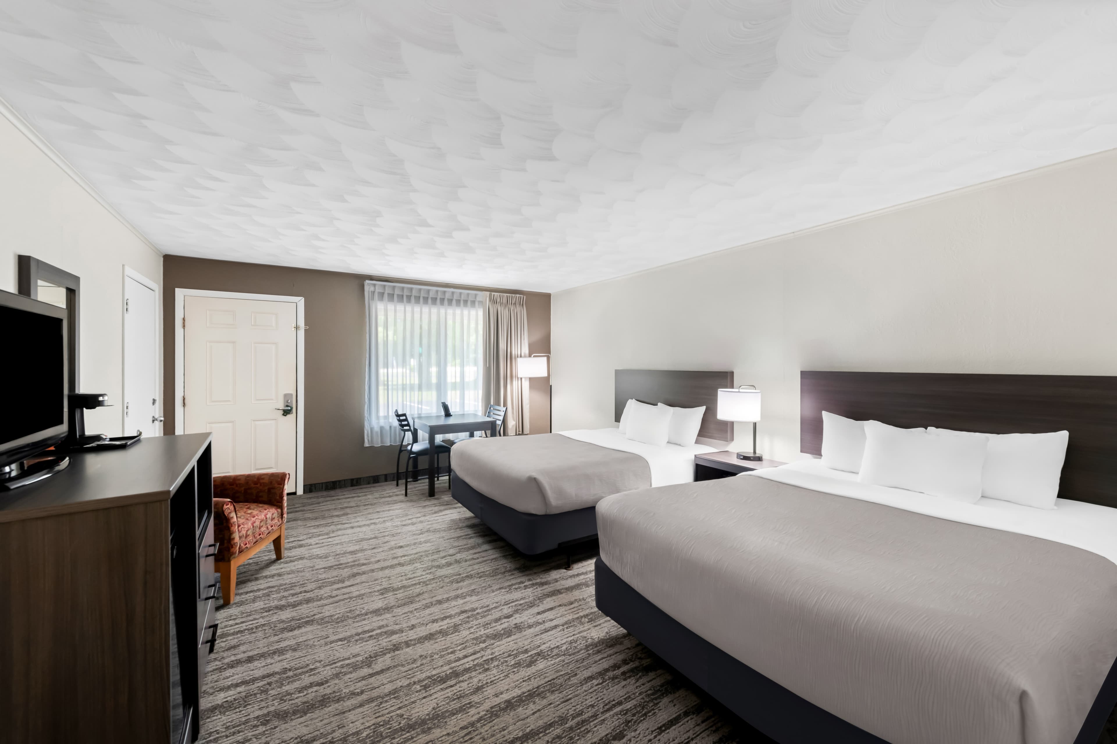 Quality Inn & Suites Munising - Image 1
