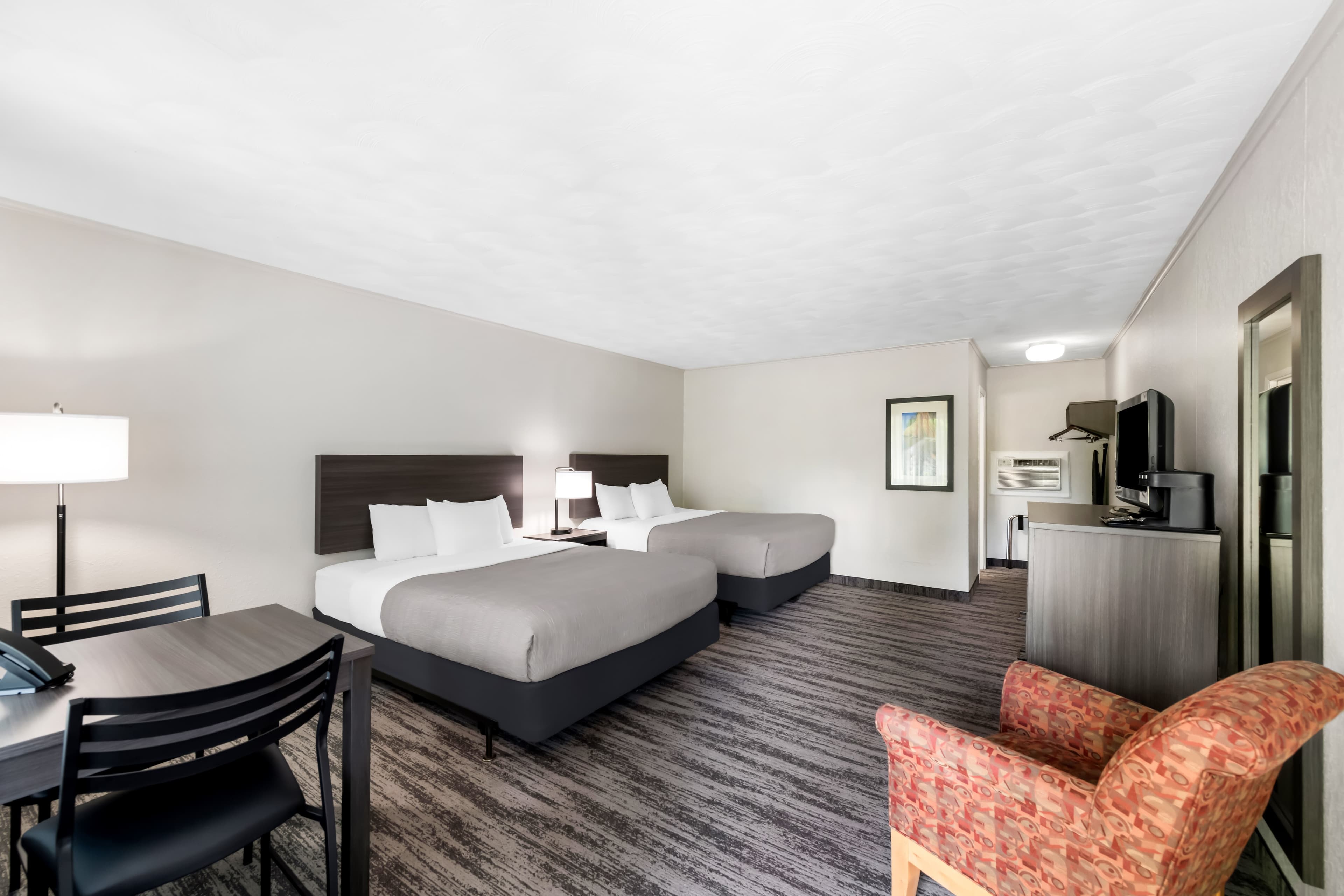 Quality Inn & Suites Munising - Image 4