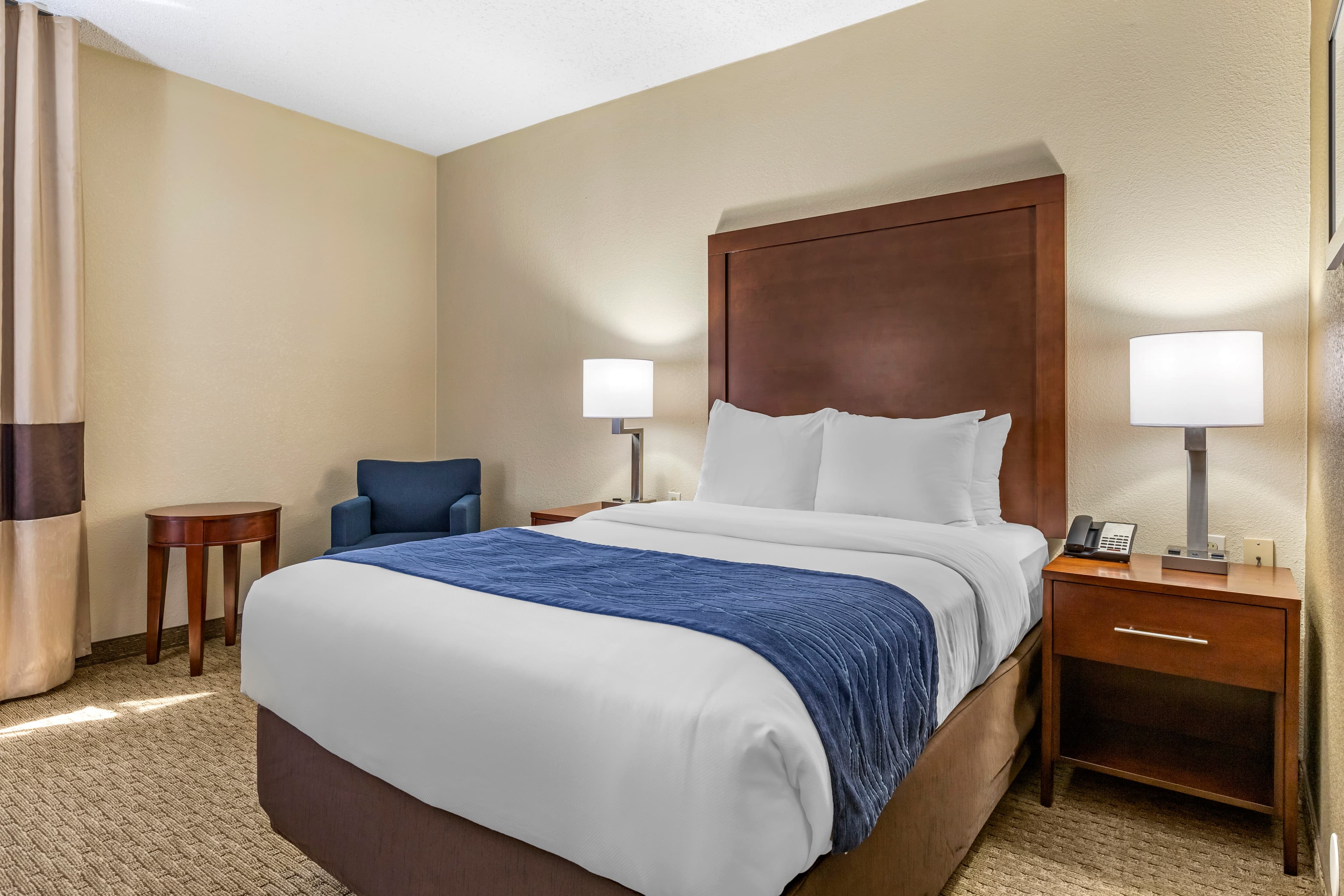 Comfort Inn Near Greenfield Village - Image 2