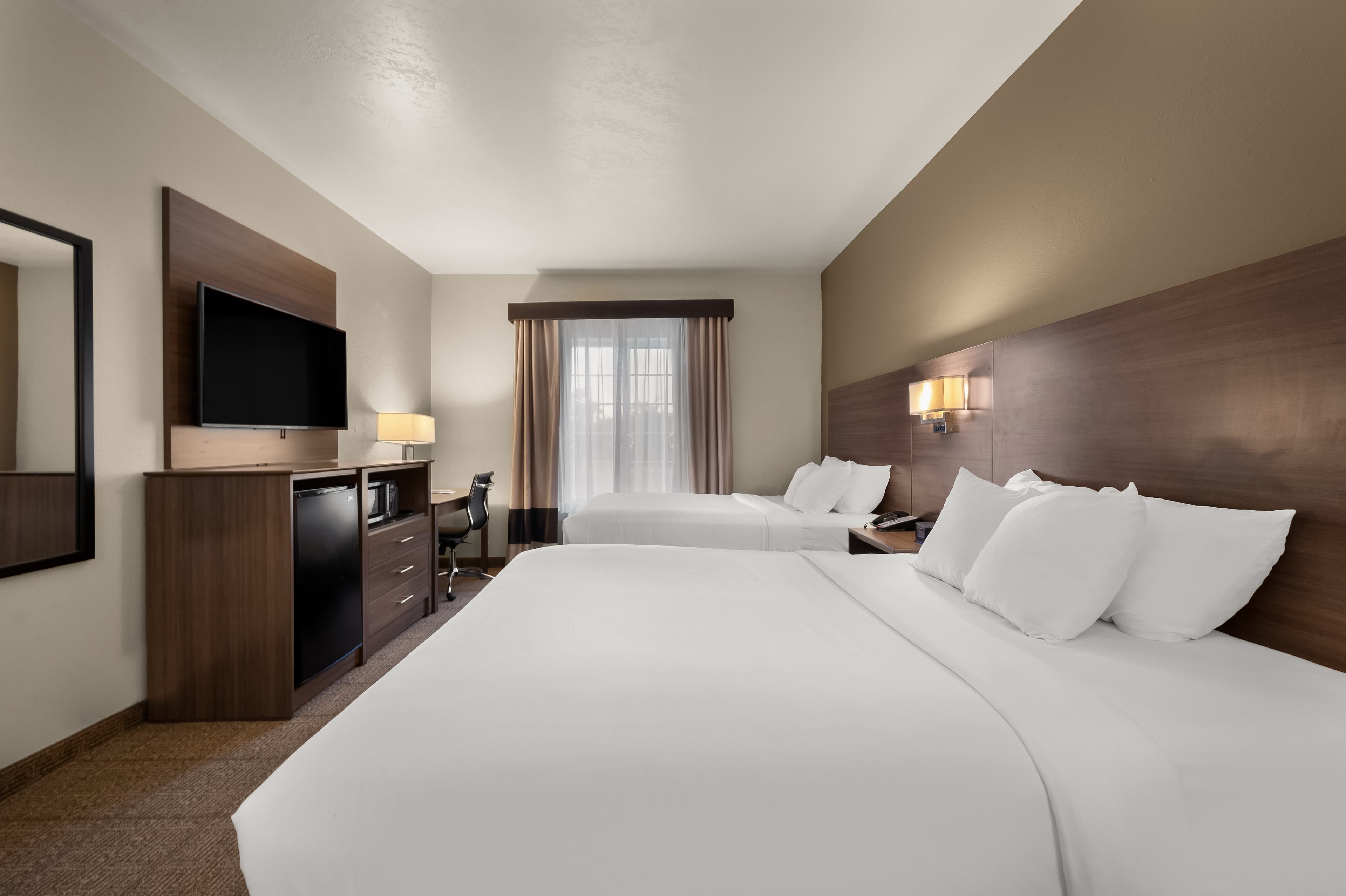 Comfort Inn & Suites Fenton — 6