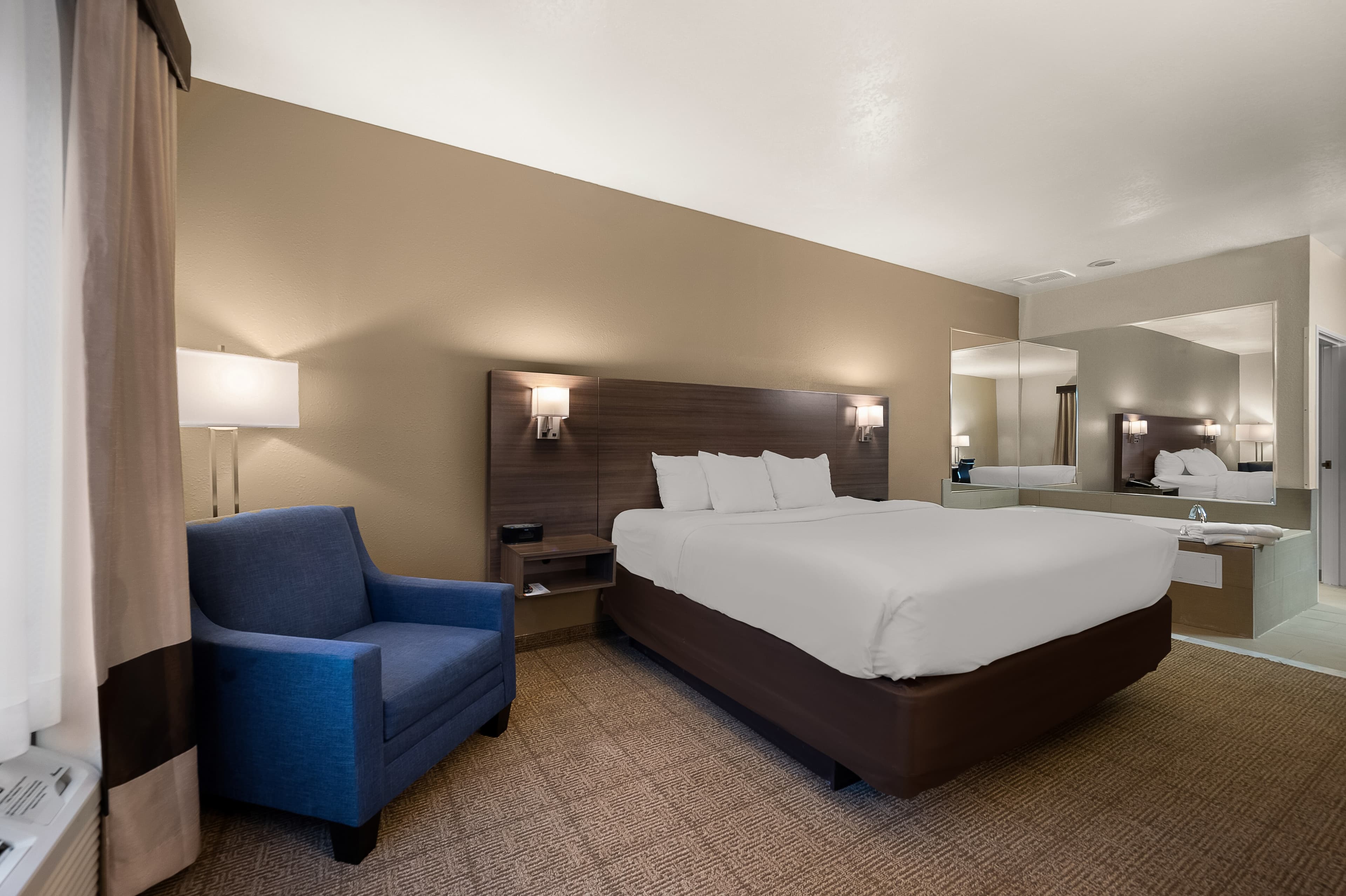 Comfort Inn & Suites Fenton — 13