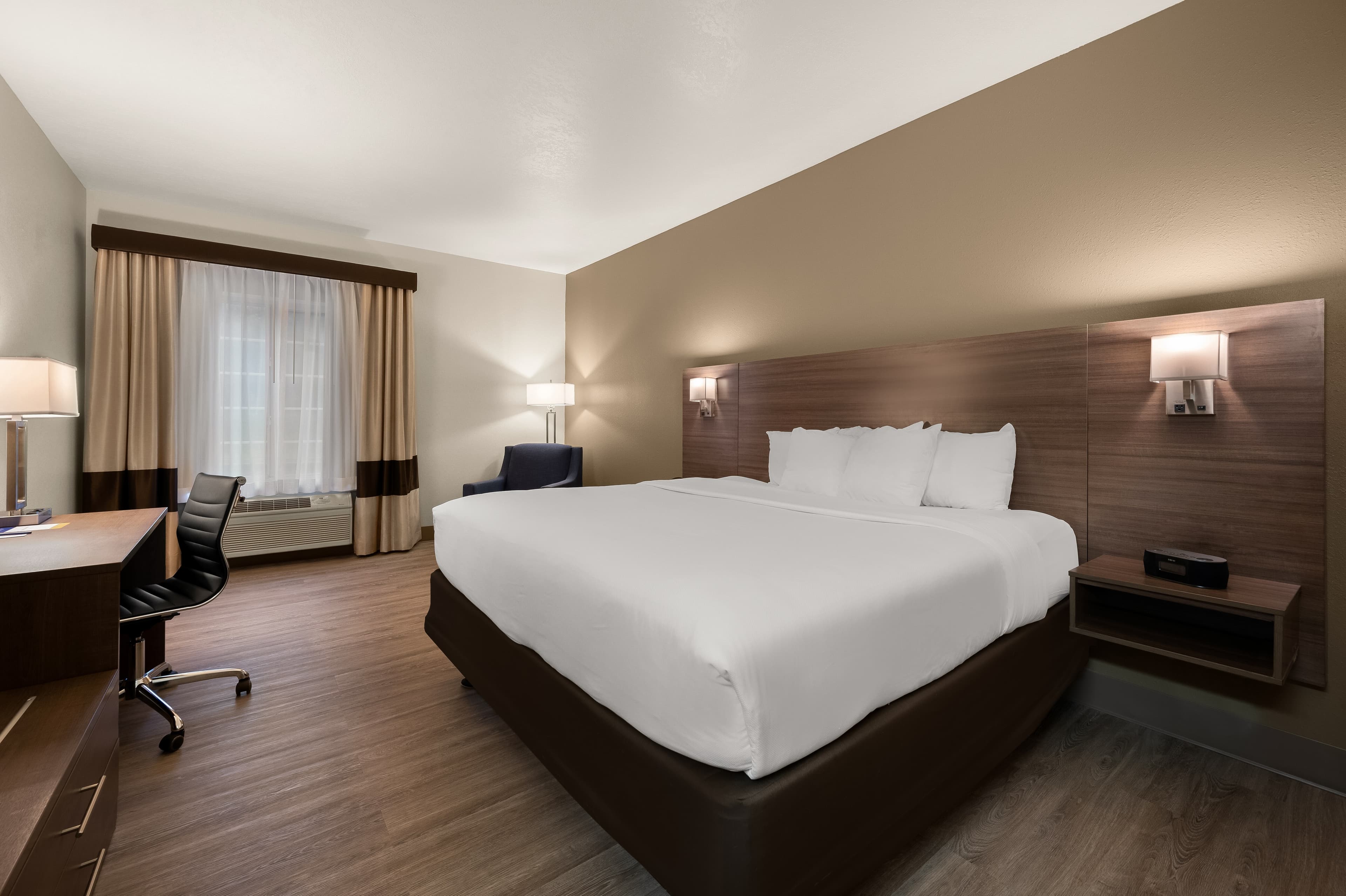 Comfort Inn & Suites Fenton — 9