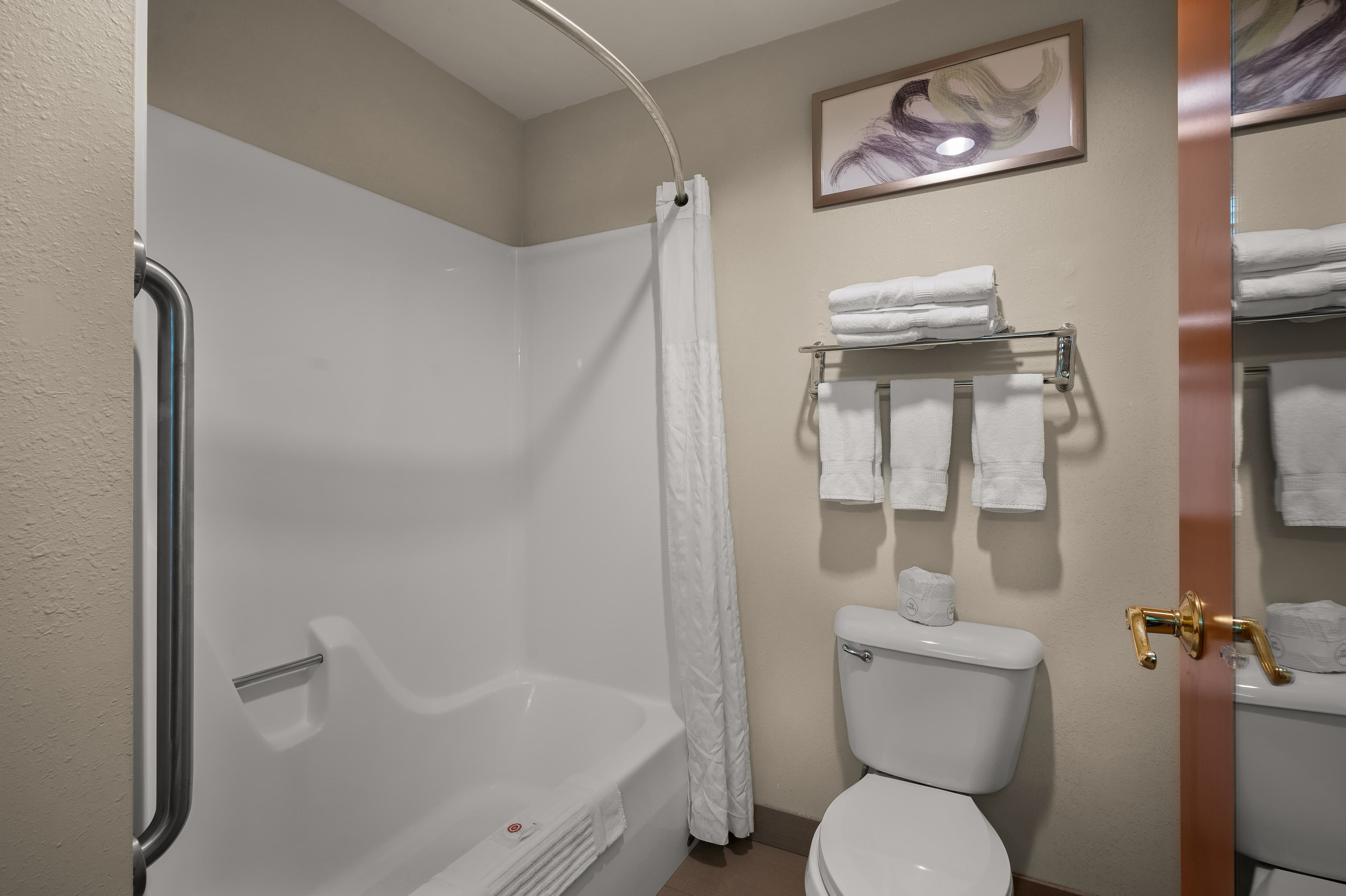 Comfort Inn & Suites Fenton — 18