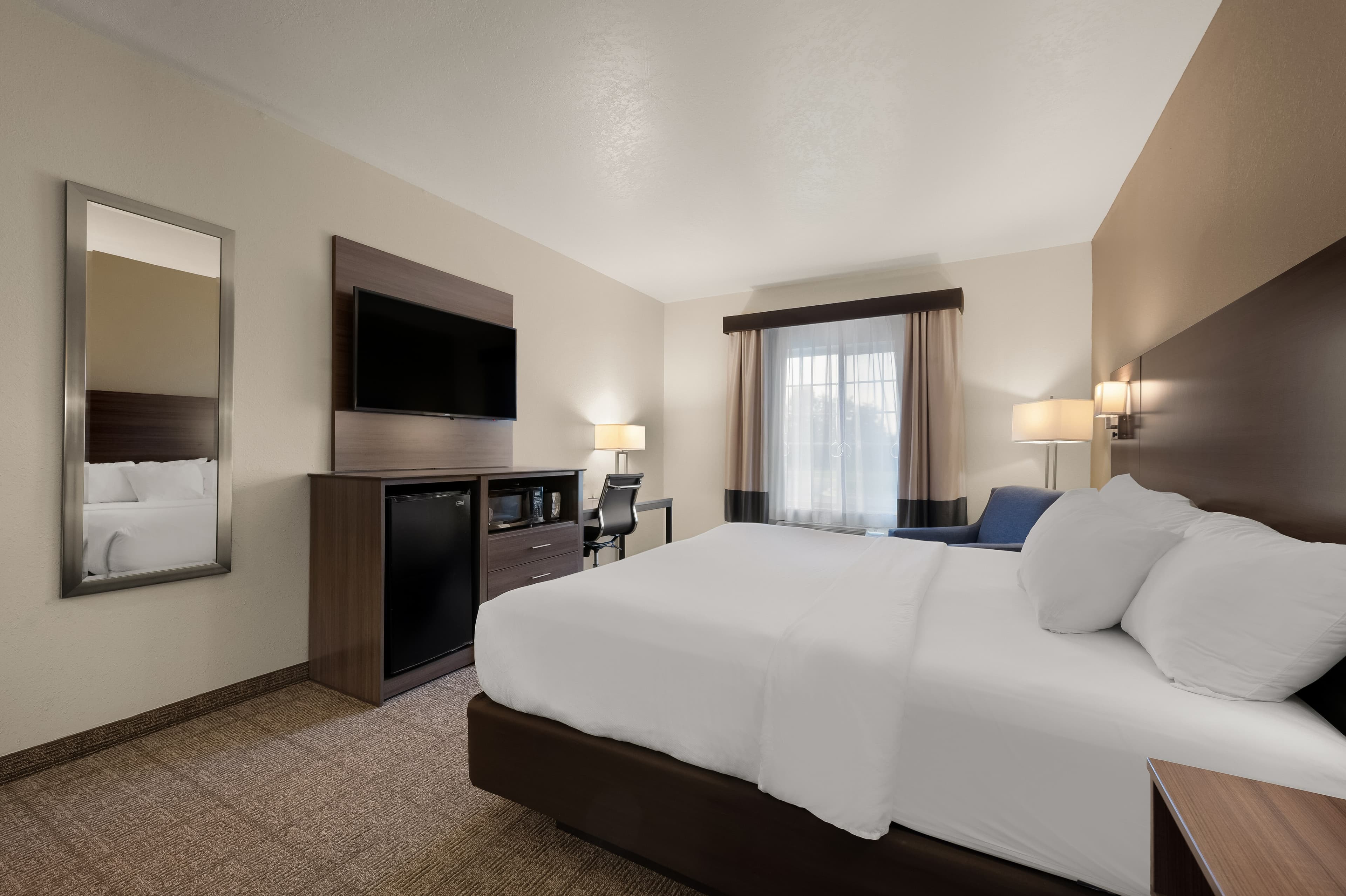 Comfort Inn & Suites Fenton — 20