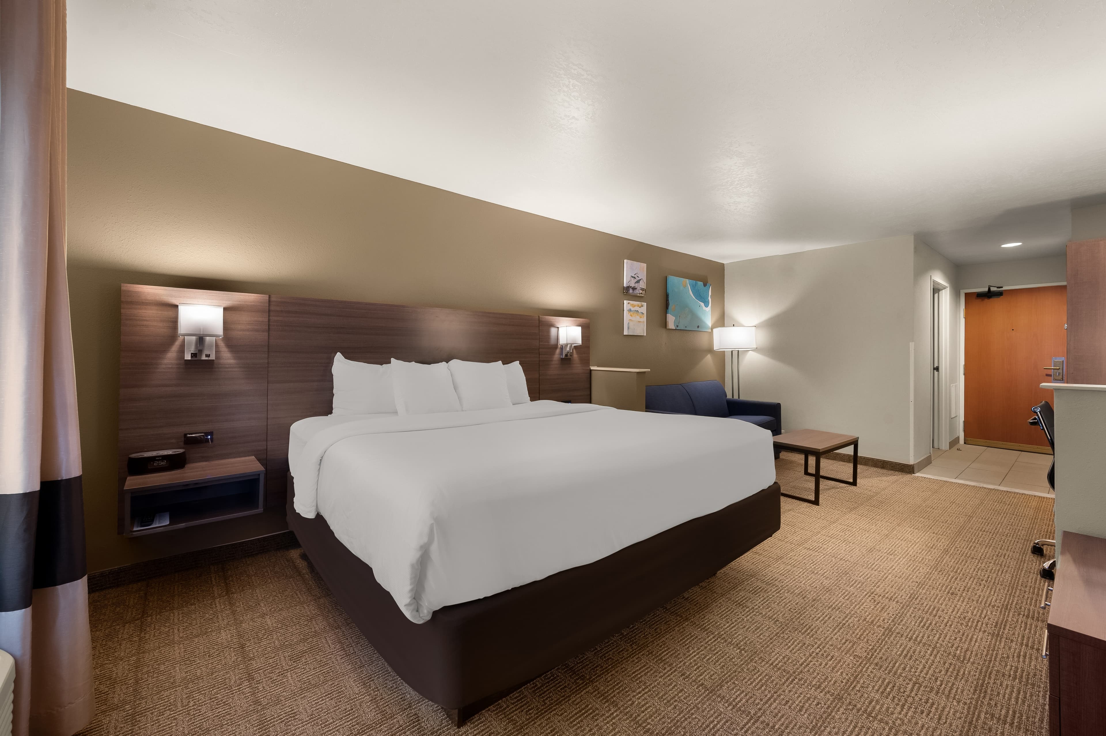 Comfort Inn & Suites Fenton — 24