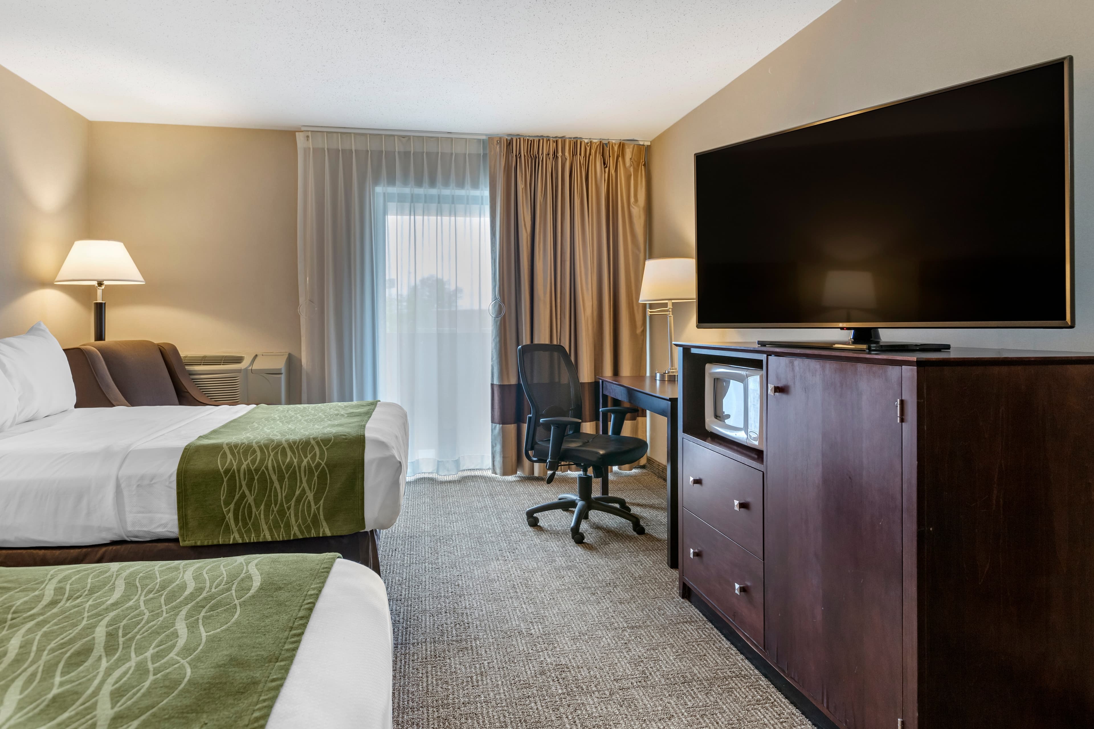 Comfort Inn Lansing West - Image 3