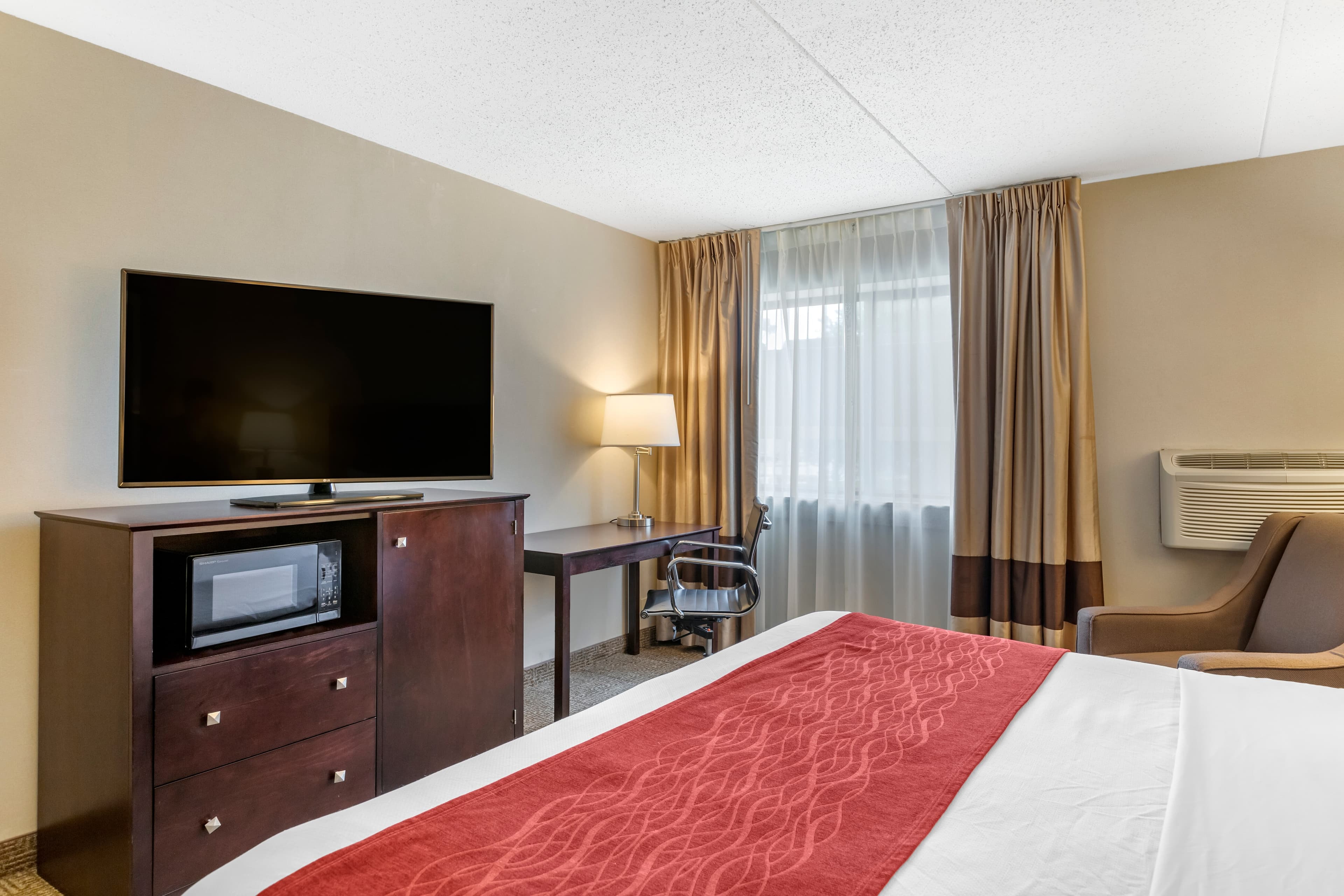 Comfort Inn Lansing West — 7