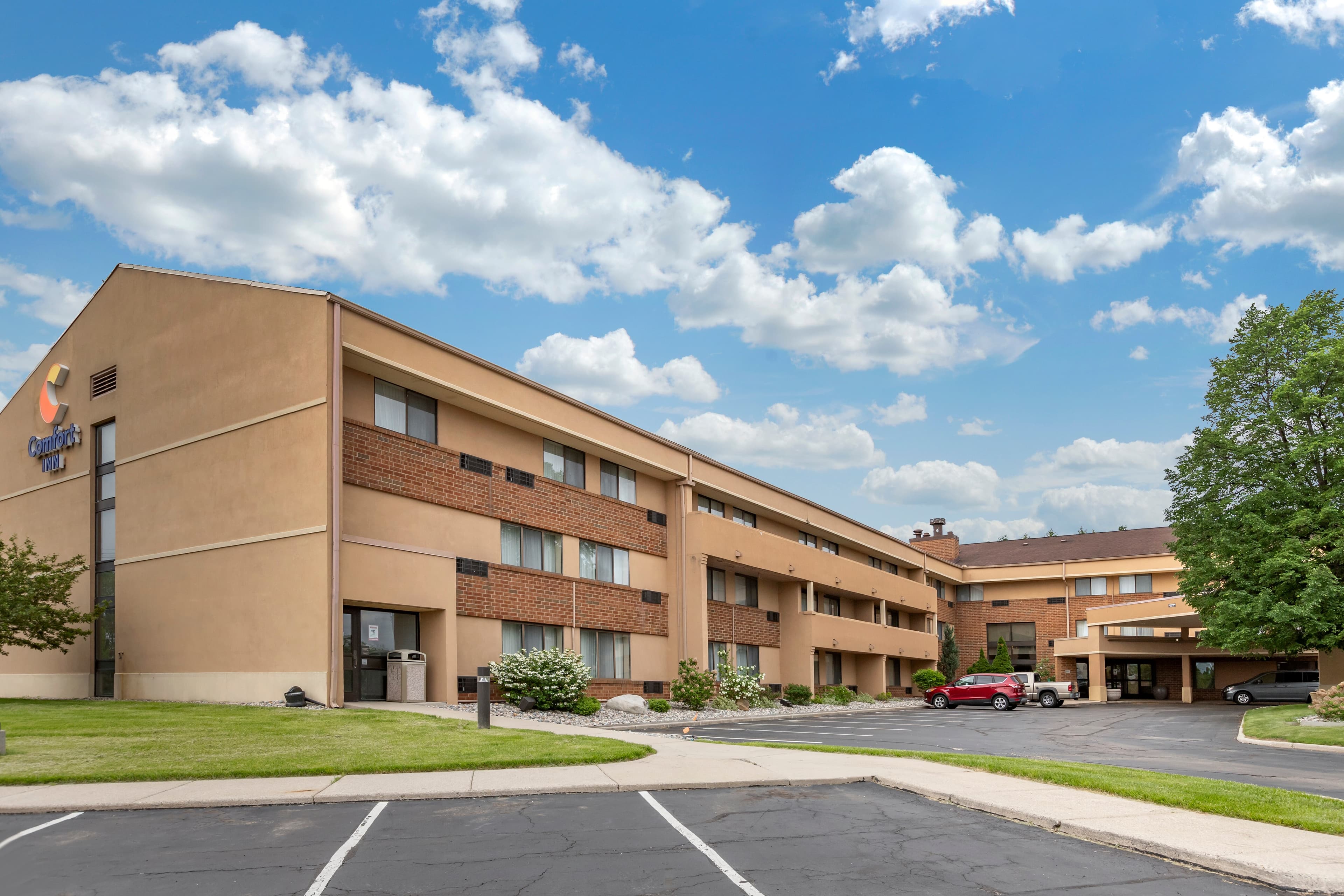 Comfort Inn Lansing West - Image 1